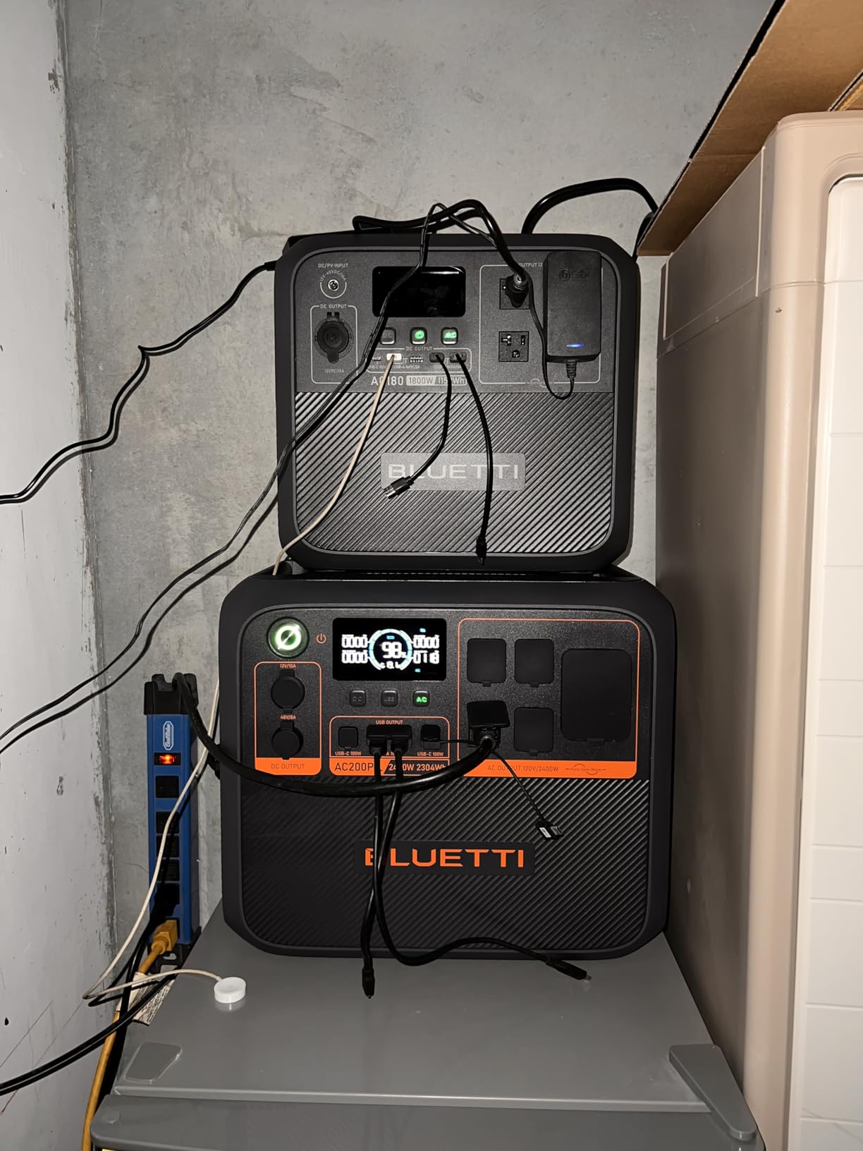 BLUETTI AC200PL Portable Power Station 2304Wh 2400W LiFePO4 Solar Generator, Expandable to 8448Wh w/ 4 AC Outlets (3600W Power Lifting), 30A TT30 Output, Battery Backup for RV, Camping, Home Use customer photo 1