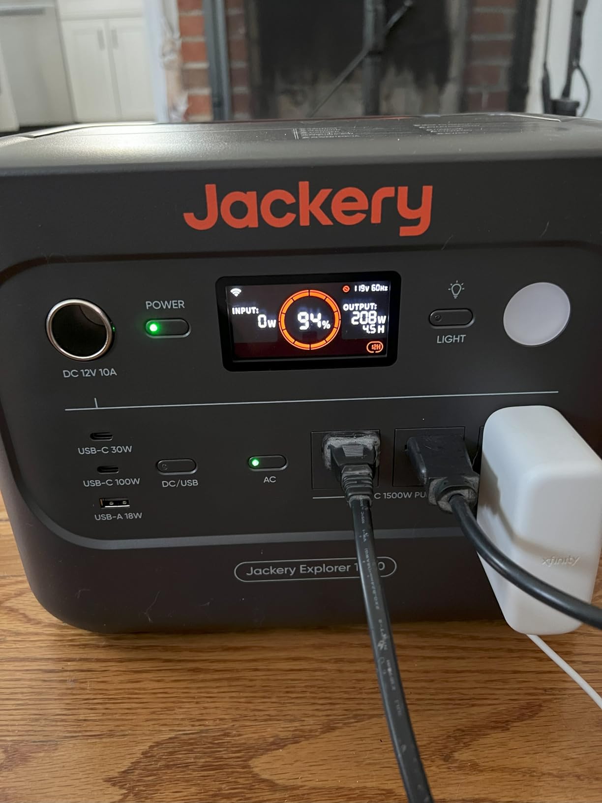Jackery Solar Generator 1000 v2 and 200W Solar Panel, 1070Wh, 1500W AC, 1 Hr Fast Charge, LiFePO4 Battery, 100W USB-C Output, for Outdoor, Off-Grid Living, RV, Emergency customer photo 1