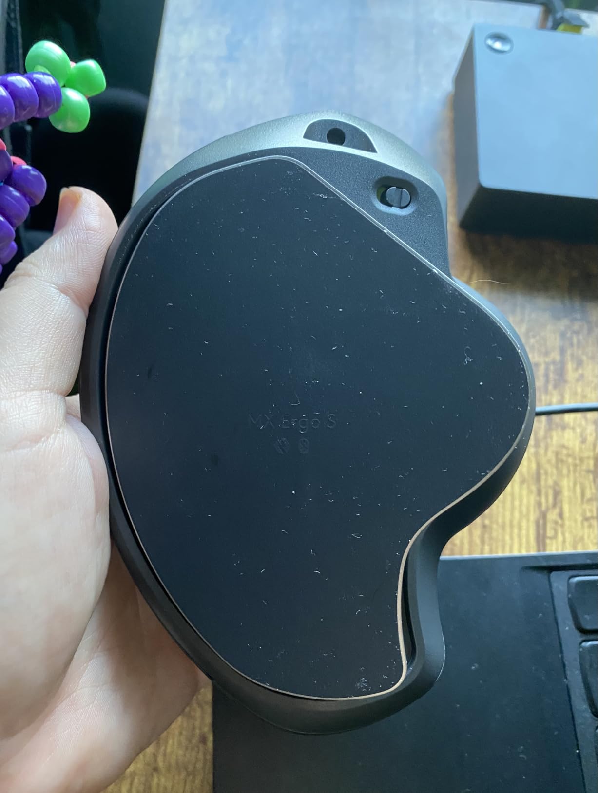 Logitech MX Ergo S Advanced Wireless Trackball Mouse USB C - Graphite | Advanced ergonomic design, rechargeable battery, Bluetooth and encrypted dongle, 6 programmable buttons, PC/Mac compatible customer photo 1