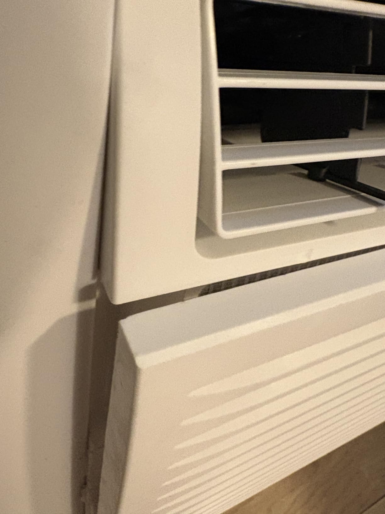 LG 10,000BTU Through the Wall Air Conditioner with Supplemental Heat, 230V, AC Wall Unit for Rooms up to 450 Sq.Ft. (18' x 25' Room Size), Perfect for Bedroom, AC with Remote and Auto-Restart, White customer photo 1