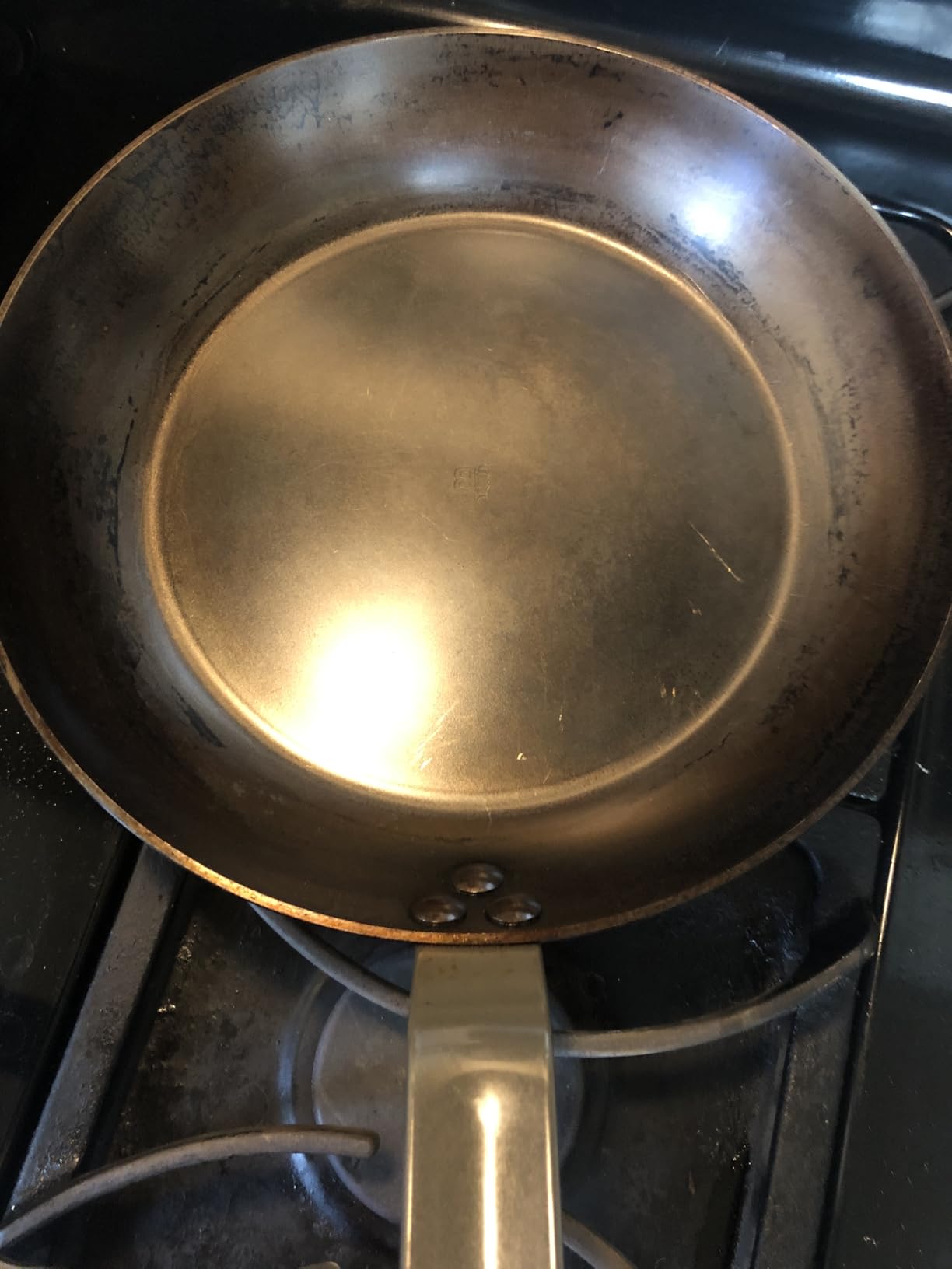 de Buyer - Blue Carbon Steel Fry Pan 2mm Thick - 11” Diameter, 8.3” Cooking Surface - Oven Safe - Naturally Non-Stick Finish - Made in France customer photo 1