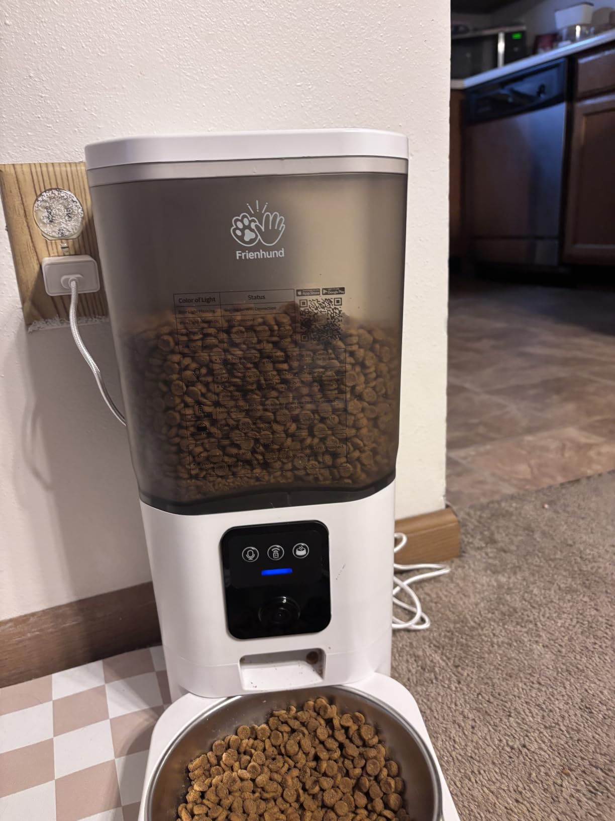 Frienhund Automatic Cat Feeder with 2K Camera: 5G WiFi Automatic Dog Feeder with Night Vision,Cat Food Dispenser with 7L Large Food Storage Container for Multiple Pet,Detachable for Easy Clean -29 Cup customer photo 2