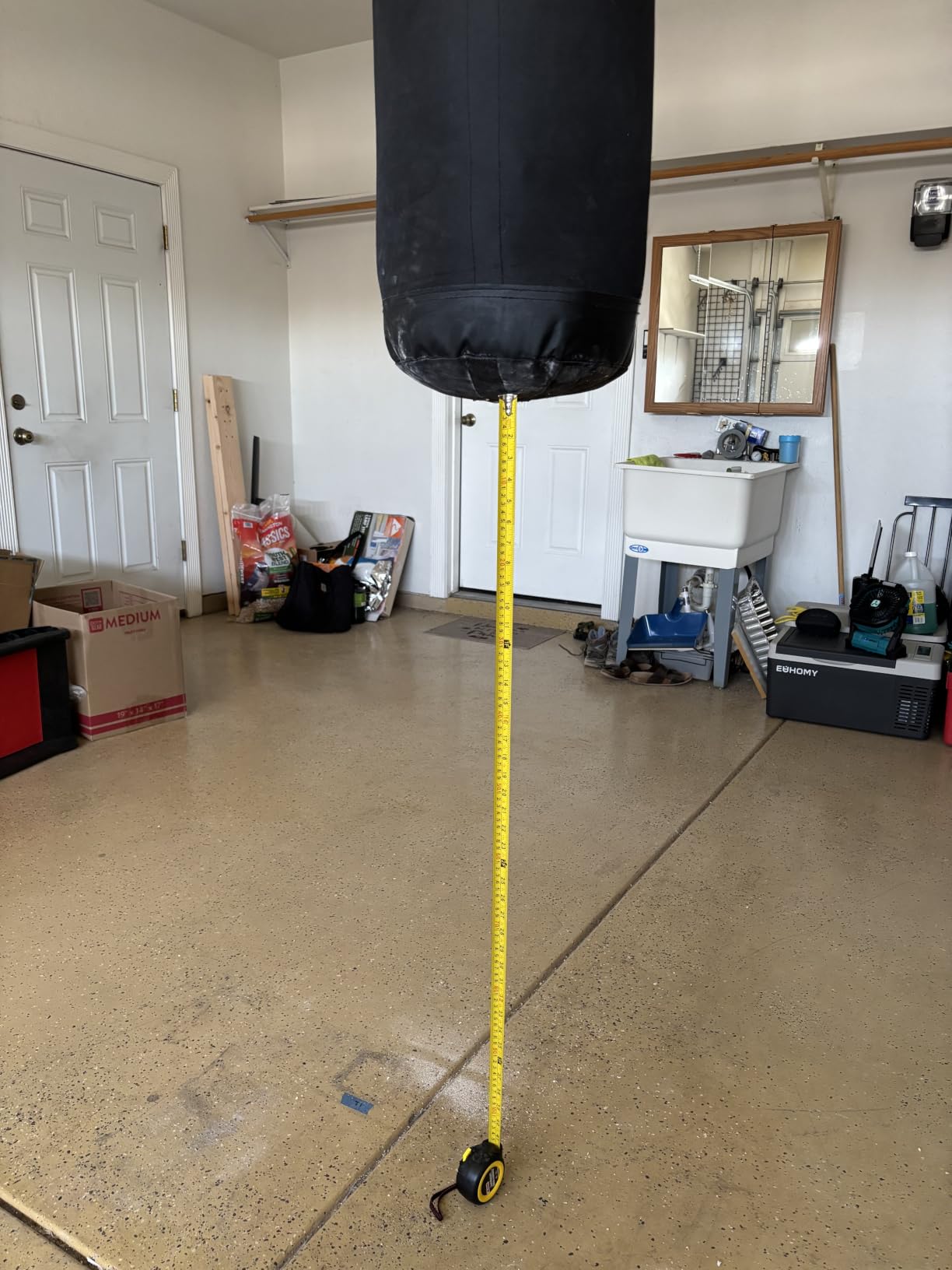 Mesetast Punching Bag for Adults, 4ft Heavy Boxing Bag Set with 12 OZ Gloves for MMA Karate Kickboxing Boxing - Unfilled customer photo 2