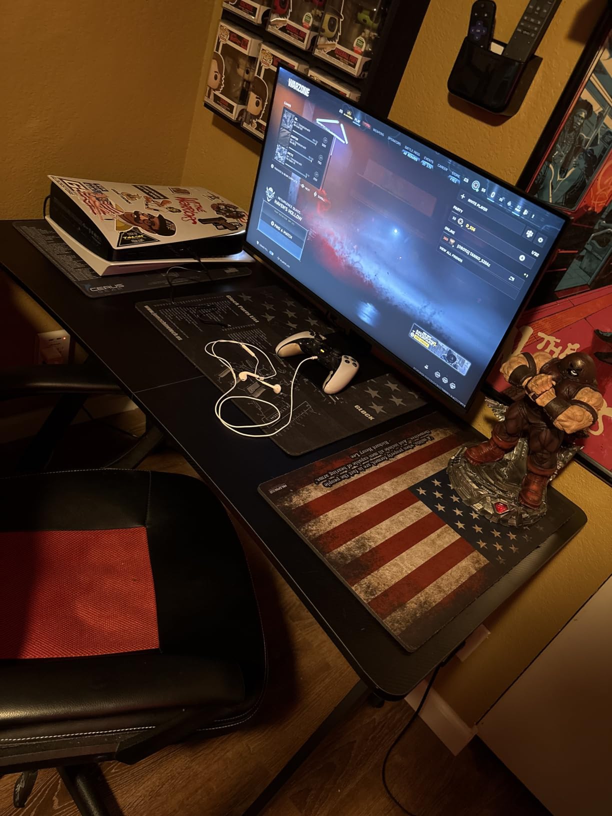 HLDIRECT 32 Inch Small Gaming Desk with Carbon Fiber Surface for Bedroom customer photo 2