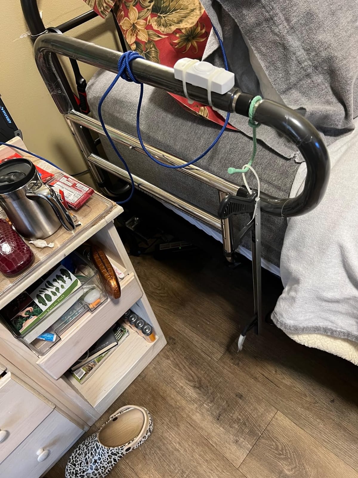 Bed Rails for Elderly Adults Safety, Stainless Steel Bed Assist Rail with Adjustable Side Railings for Seniors Bedside Fall Prevent Grab Bar with Storage Pocket, Fits King Queen Full Twin Bed customer photo 2