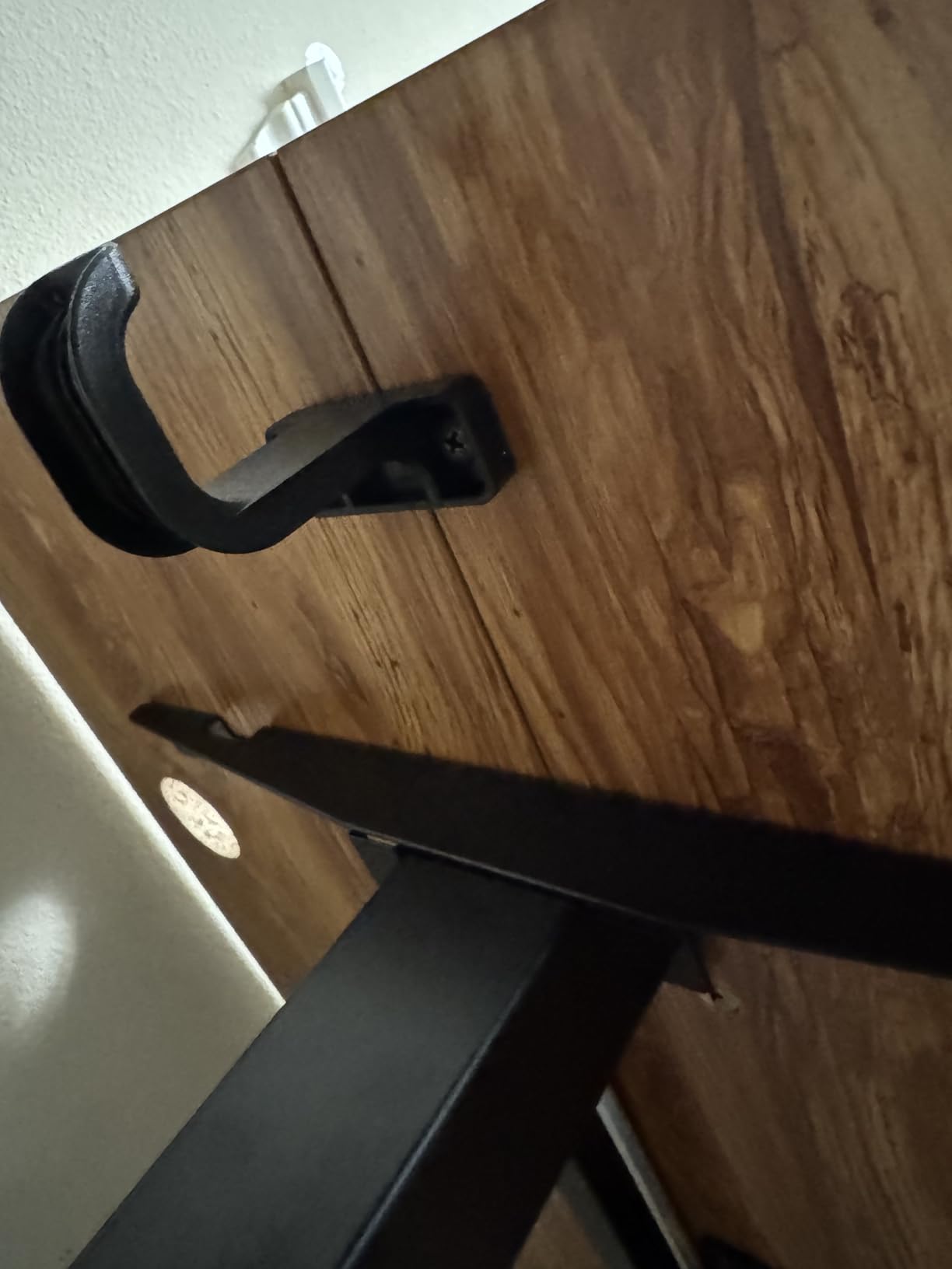 YIHAYO Low Height Adjustable Desk, Lifts 18.1-28.3 Inches, Electric Standing Desk for Short People, 48 x 24 Inches Computer Table with Splice Board for Home Office, Black customer photo 2