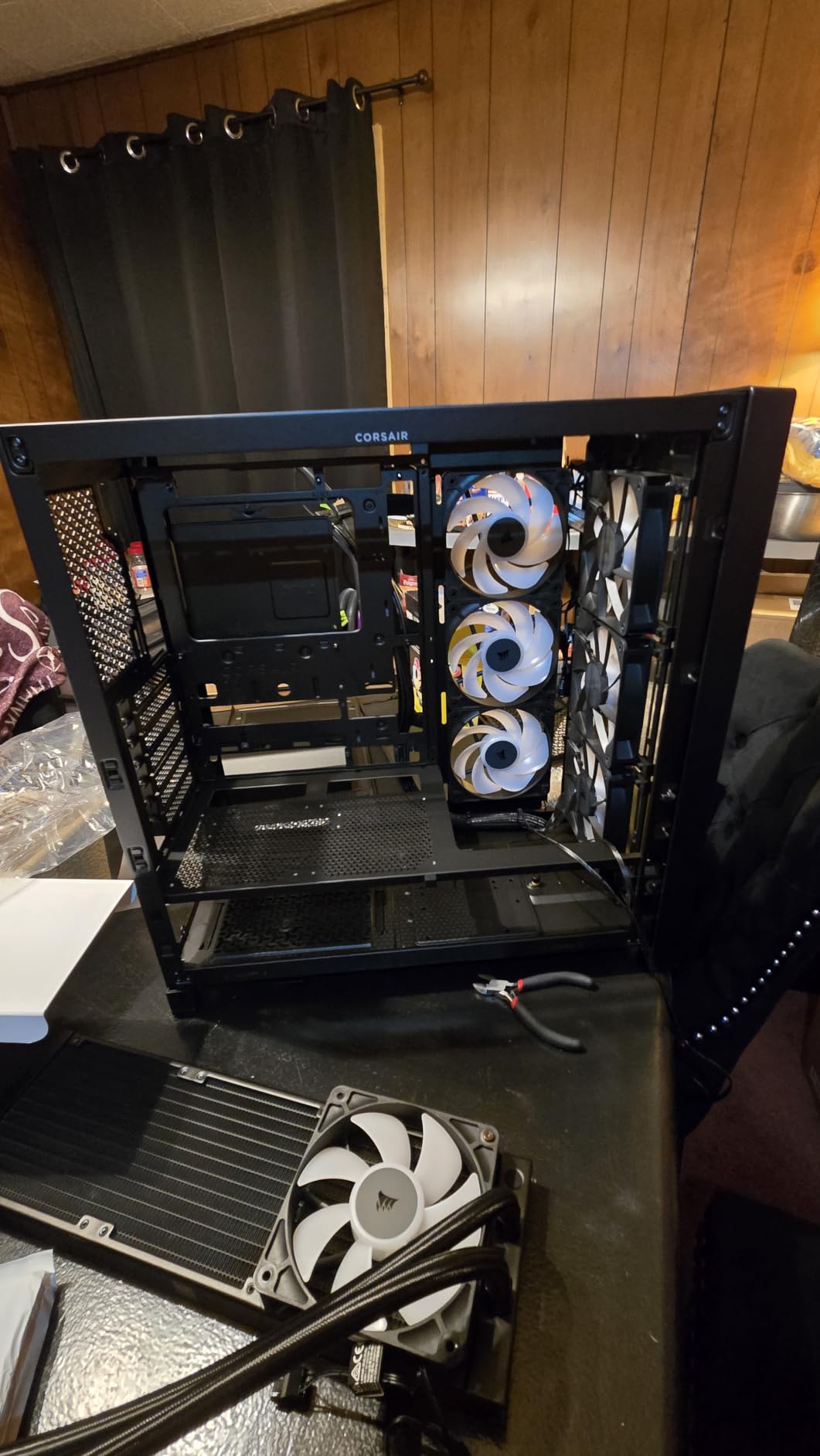 CORSAIR 4000D RS ARGB Frame Modular Mid-Tower ATX PC Case – High Airflow, 3X Pre-Installed RS ARGB Fans, InfiniRail Fan Mounting System, ASUS BTF, MSI Project Zero, Gigabyte Project Stealth – White customer photo 2