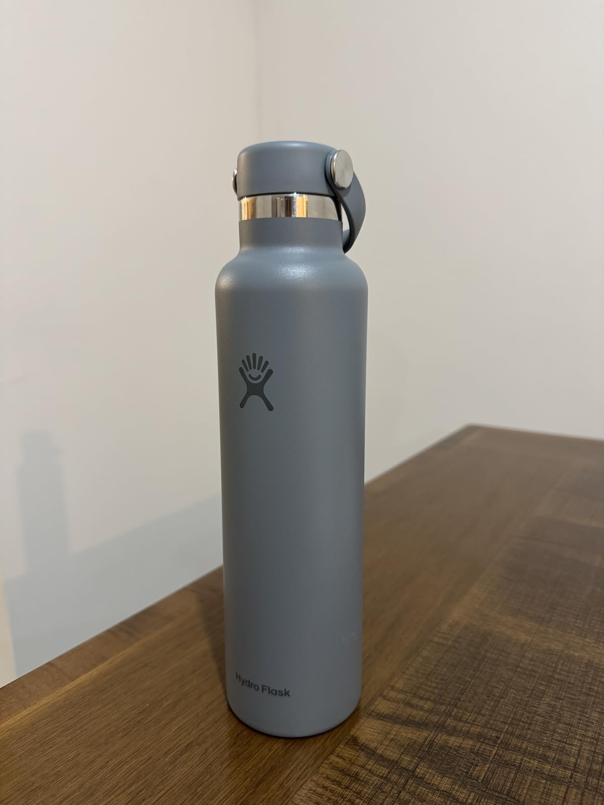 Hydro Flask Water Bottle - Insulated Stainless Steel - Non Spill, Leakproof in 24 Oz Agave Green customer photo 1