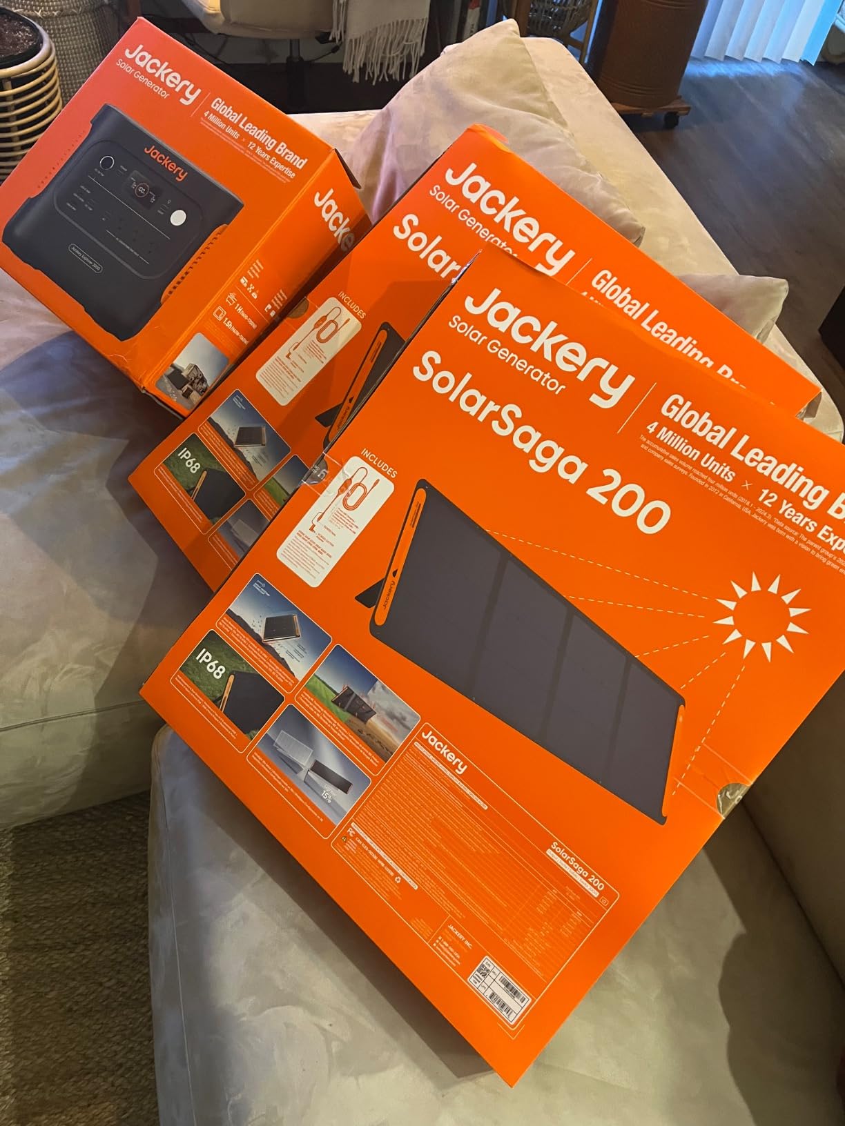 Jackery Explorer 2000 v2 and 2x200W Solar Panels, 2042Wh, 2200W AC Output customer photo 1
