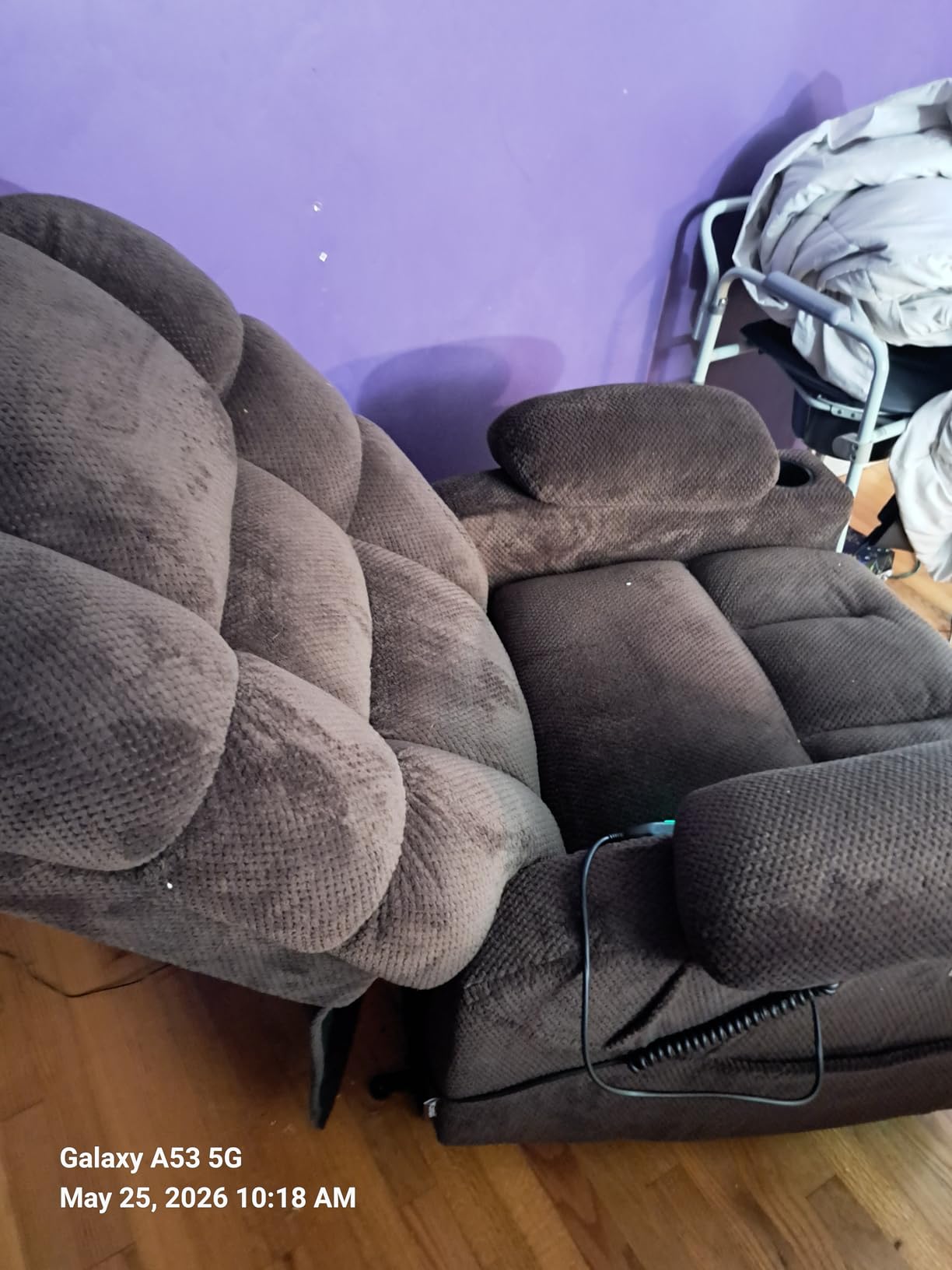 MCombo 3 Motor Lay Flat Power Lift Recliner for Elderly R7635 (Large-Wide) customer photo 1