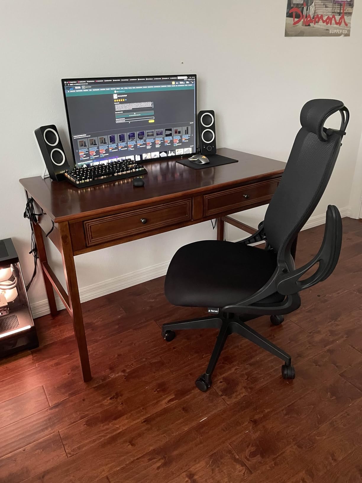 Tervo Model U - Folding Office Chair - Ergonomic Design for Small Spaces customer photo 2