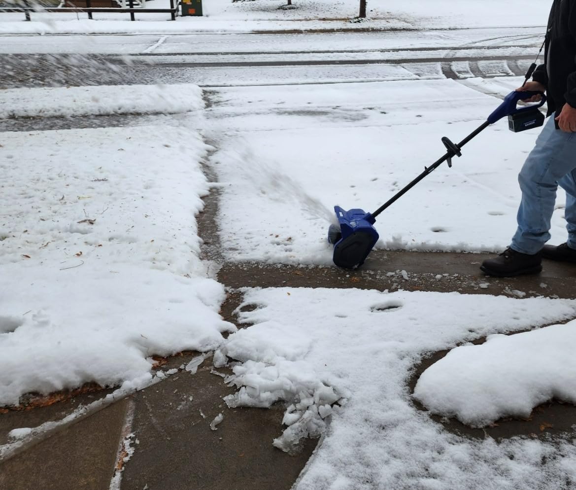 Wild Badger Power 40V Cordless Electric Snow Shovel, 12-Inch Brushless customer photo 1