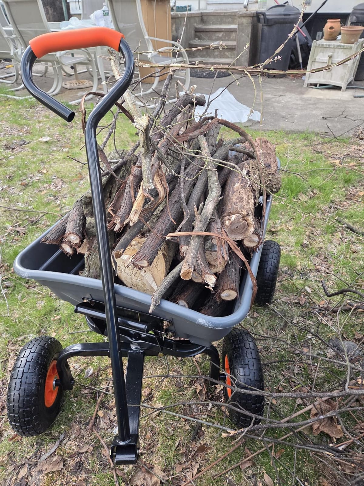 VEVOR 800lbs Poly Dump Garden Cart, Heavy Duty Yard Dump Cart Wagon, 4 Wheel Wheelbarrow with 10in Tires, 180°Rotating Handle, Steel Frame and Quick Release System customer photo 1