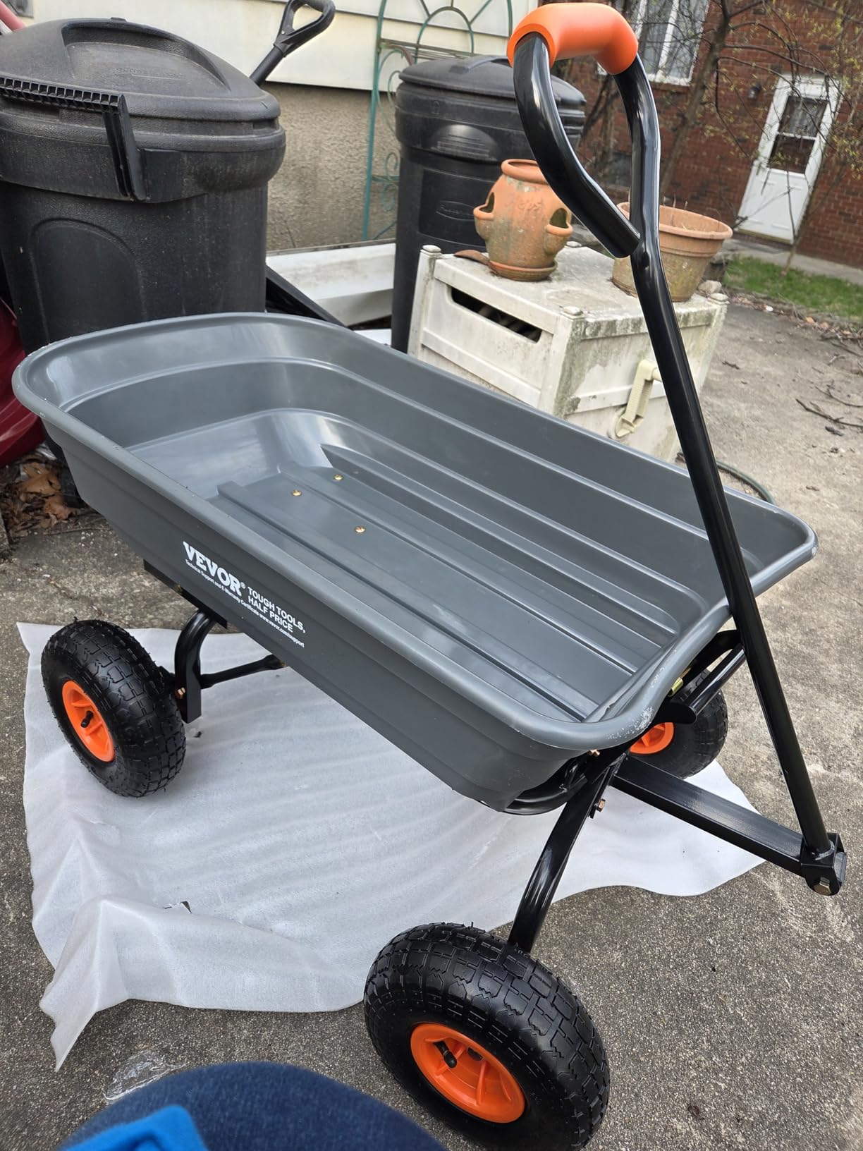 VEVOR 800lbs Poly Dump Garden Cart, Heavy Duty Yard Dump Cart Wagon, 4 Wheel Wheelbarrow with 10in Tires, 180°Rotating Handle, Steel Frame and Quick Release System customer photo 2
