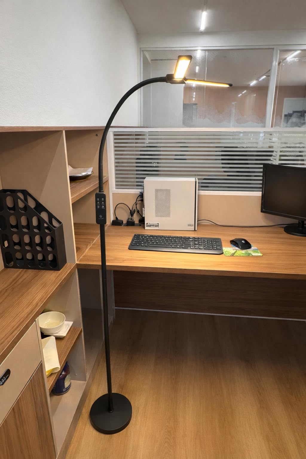 Syrinx LED Floor Lamp, 18W 2000LM Bright Floor Lamp for Office, Living Room customer photo 2