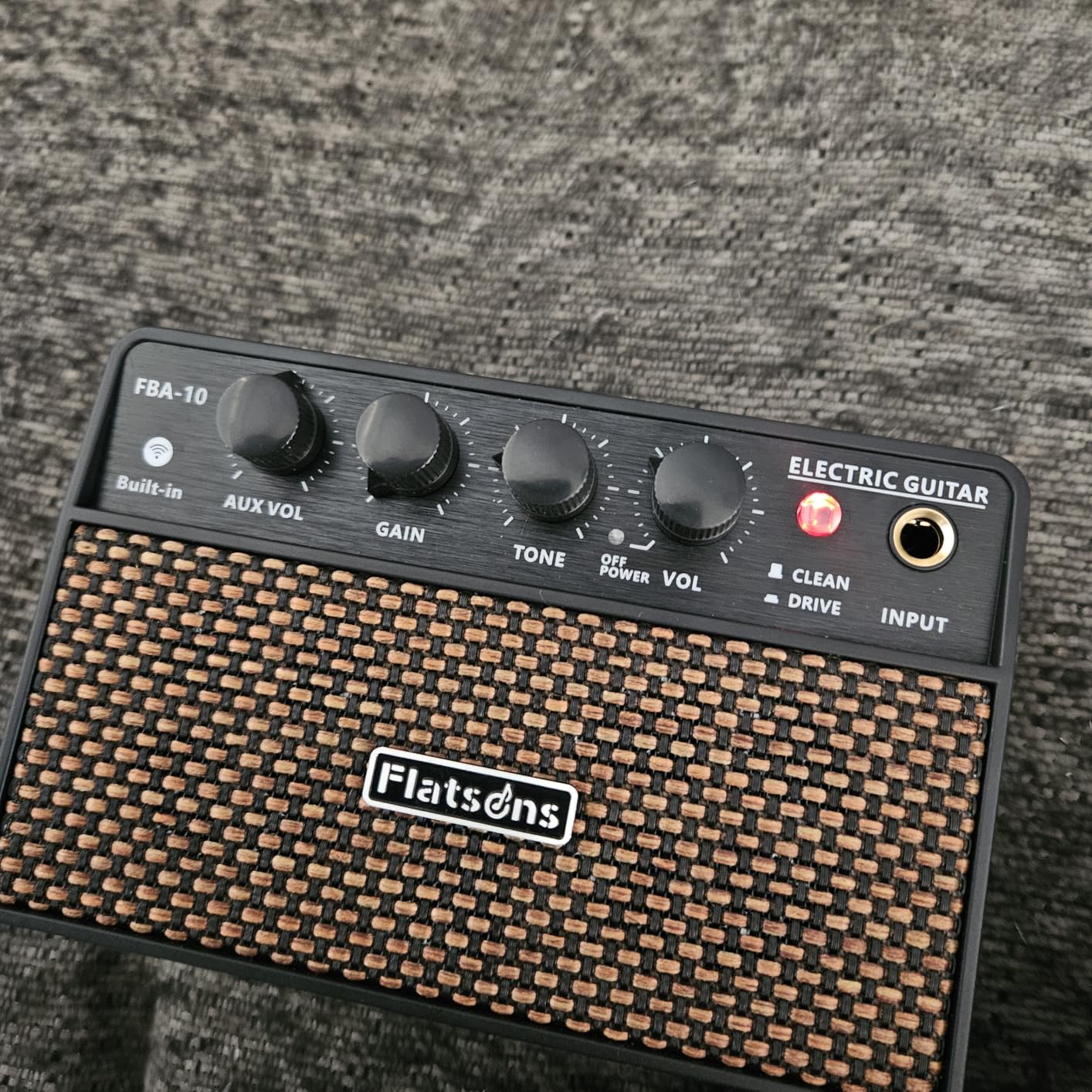 10W Mini Guitar Amp,Rechargeable Electric Guitar Amplifier customer photo 1