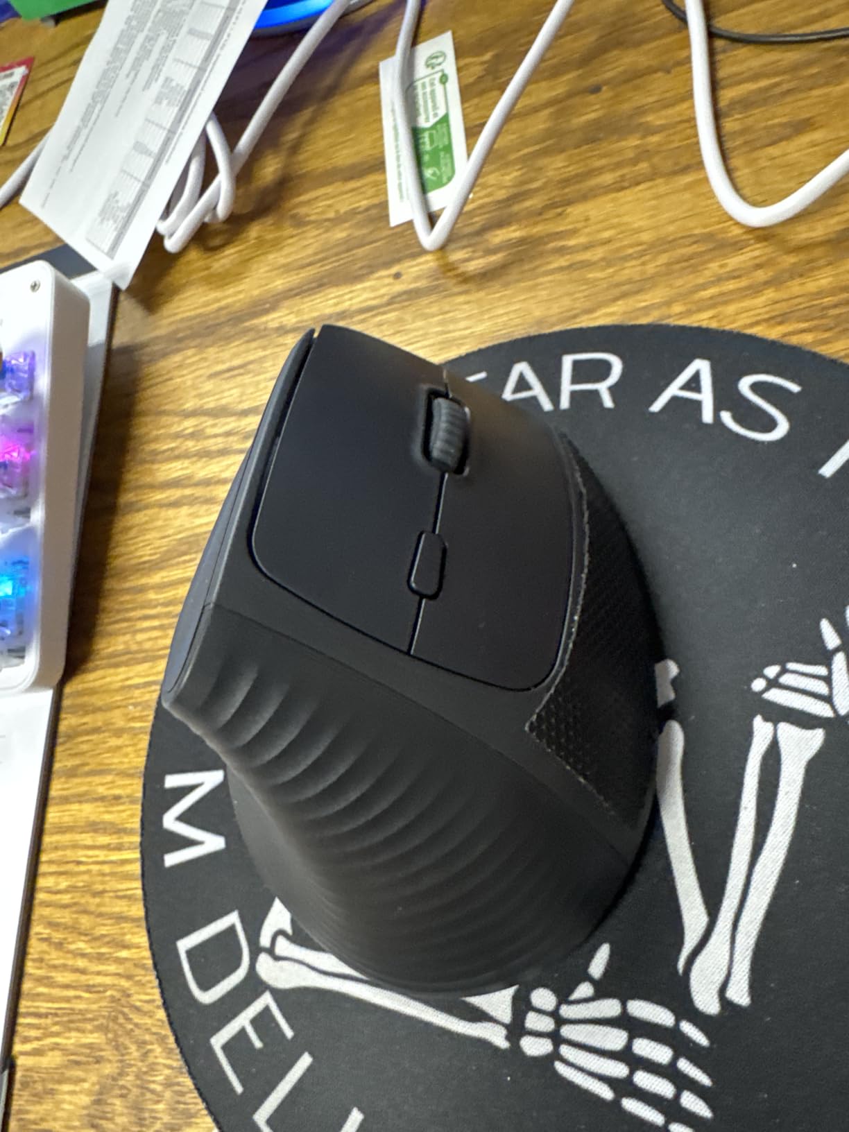 UGREEN Ergonomic Wireless Mouse, Bluetooth & 2.4G Wireless, Quiet Clicks | 1000/1600/2000/4000 DPI, Up to 3 Device Connectivity, 6 Buttons, Multi-system compatibility, for Laptop, Desktop, PC customer photo 2