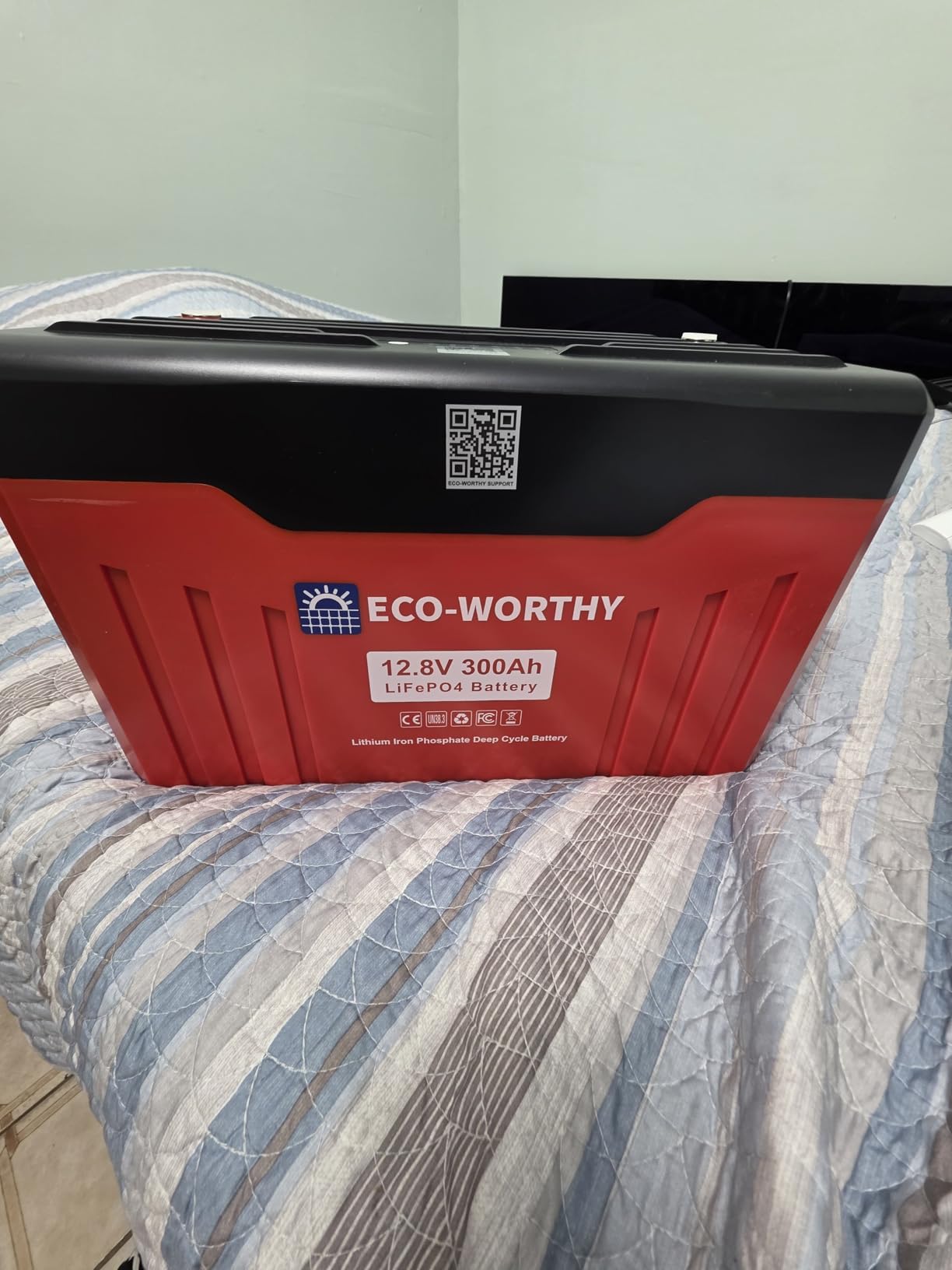 ECO-WORTHY 12V 314AH ​LiFePO4 Lithium Battery Bluetooth with SOC LEDs, Low Temp Protection, 4019WH, 200A BMS Up to 15000 Deep Cycle for Off-Grid, RV, Solar Power System, HomeBackup customer photo 2
