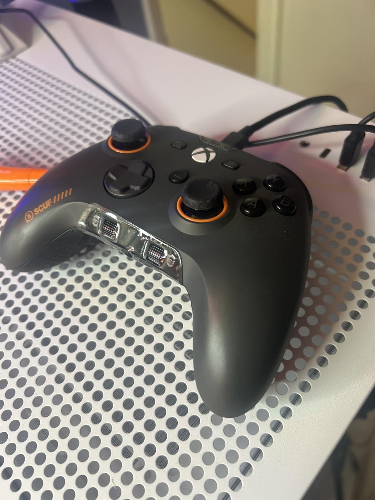 SCUF VALOR PRO Wired Performance Xbox Controller – Customizable Back Paddles, Instant Triggers, Hall Effect Thumbsticks, Audio Controls, Xbox Series X|S, Xbox One, Windows PC – Black customer photo 2