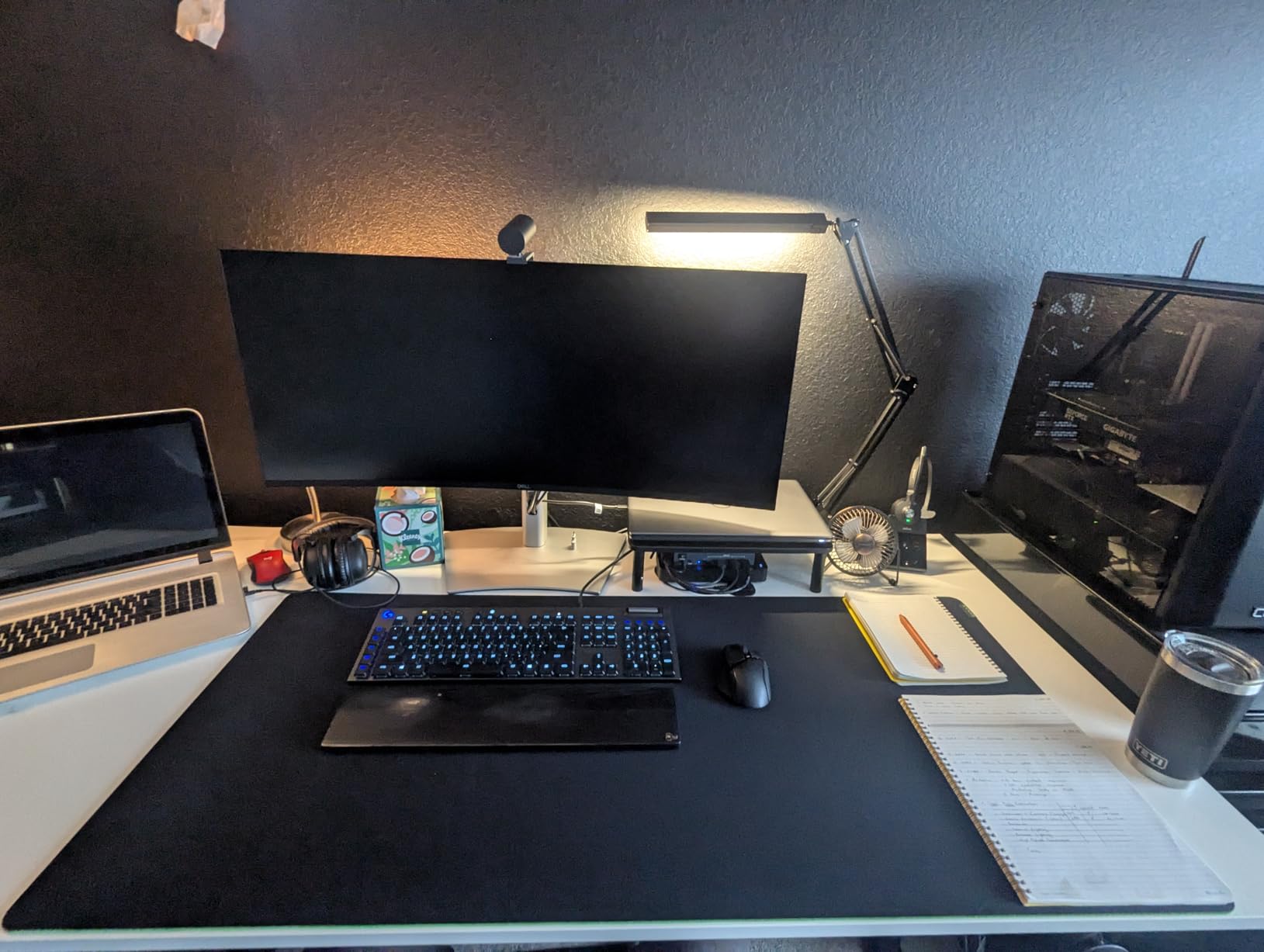 Razer Gigantus V2 Cloth Gaming Mouse Pad (XXL), Thick, Non-Slip Base, Black customer photo 1