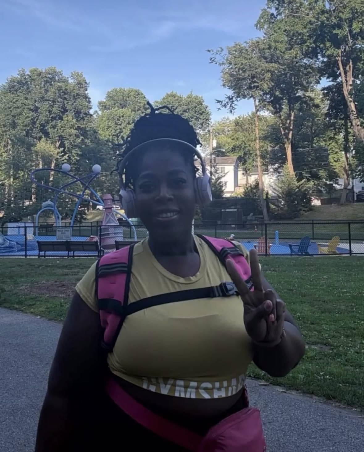 BAGAIL Comfort-Fit Weighted Vest for Woman, Even Weight Distribution, Faster Weight Loss, No-Chafe or Bounce for Walking & Running with Detachable Phone Pouch & Reflective Stripes (Available 5-30lbs) customer photo 2