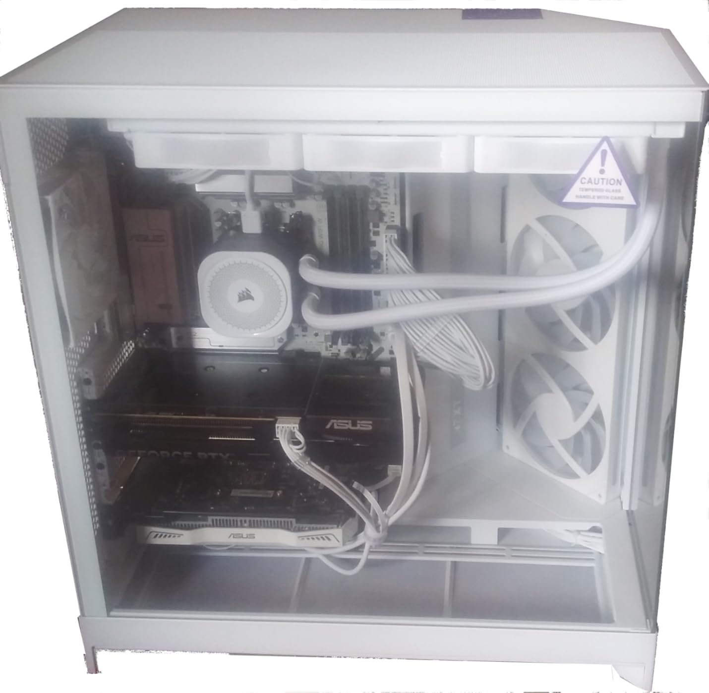 ASUS B650E MAX Gaming WiFi W – AMD B650 AM5 ATX Motherboard, White PCB, DDR5, PCIe 5.0, 3X M.2, Wi-Fi 6E, 2.5Gb LAN, USB 10Gbps Type-C, DisplayPort, HDMI™, BIOS Flashback™, Aura Sync, Advanced AI PC customer photo 1
