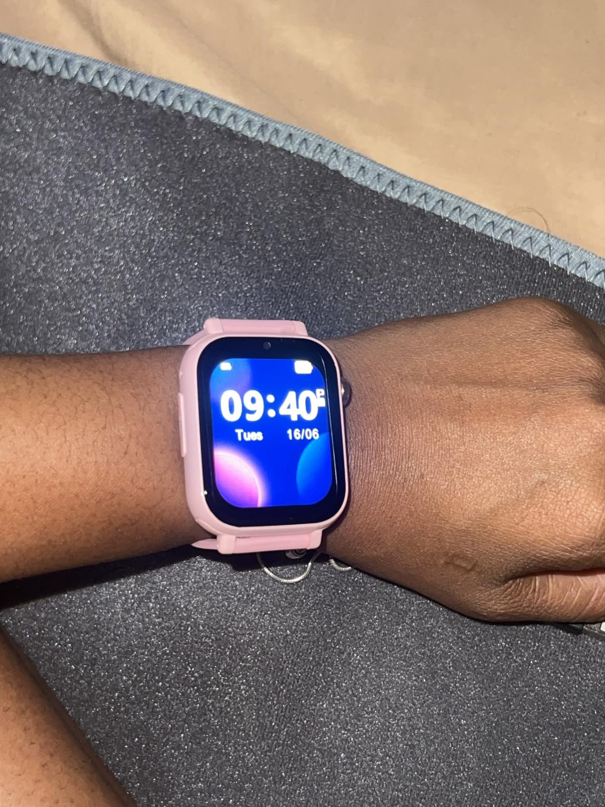 4G Kids Smart Watch Phone GPS, Smartwatch for Boys Girls Ages 4-12 Years with Video Call Chat Class Mode SOS Camera Alarm Games Parental App Touch Watch Gifts for Children (Includes SIM Card) Pink customer photo 1