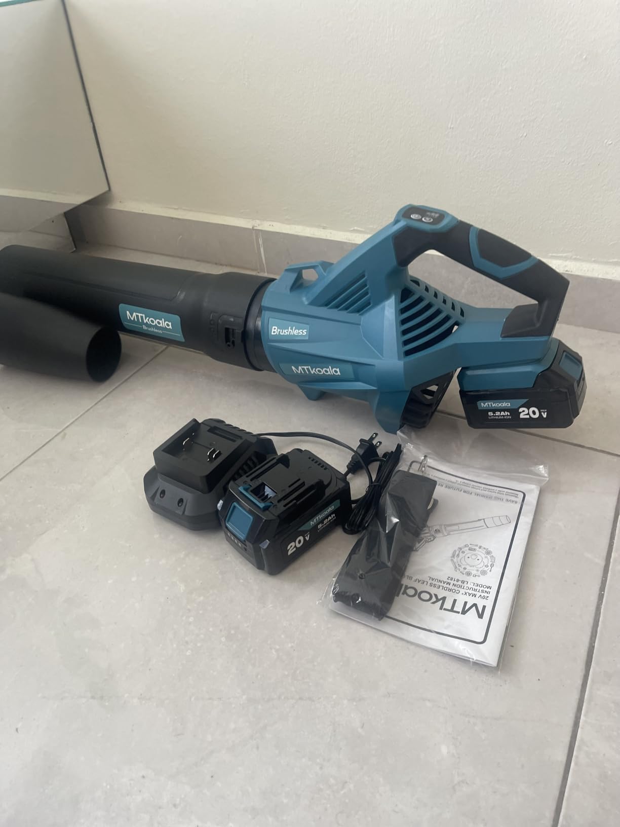 Leaf Blower Cordless, New Upgraded 1200W Brushless Motor Leaf Blower, 700CFM 200MPH with 3 Speed Modes, 160Mins Max Runtime, Handheld Electric Blower for Lawn Care, Yard, Dust & Snow customer photo 2