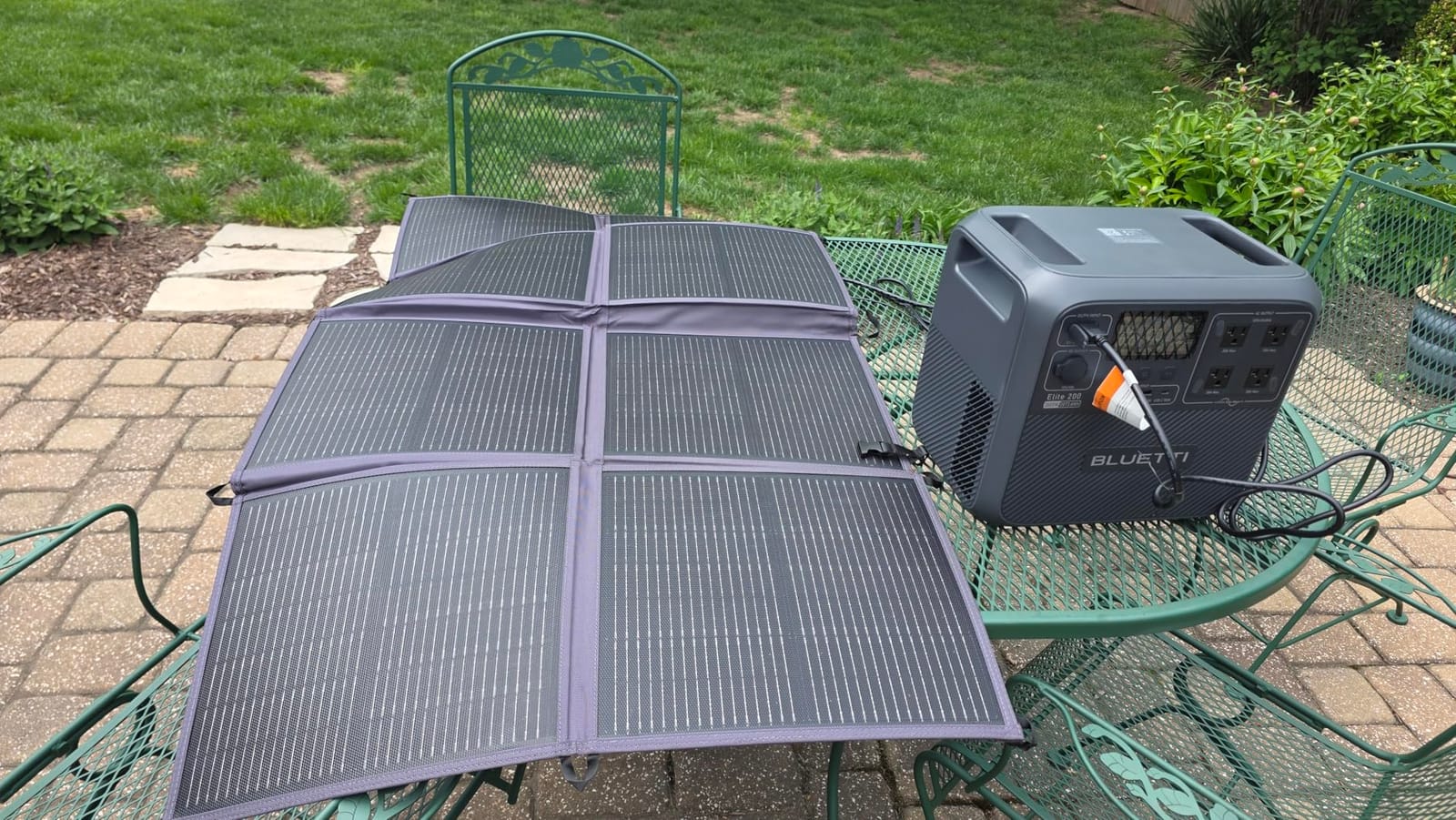 200W Portable Solar Panel for Power Stations, 25% High Efficiency | N-Type 200W Solar Blanket, Backpack-Size Foldable Design Use Less Space, USB-A/Type-C Outputs for Camping, RV, SUV And Marine customer photo 2