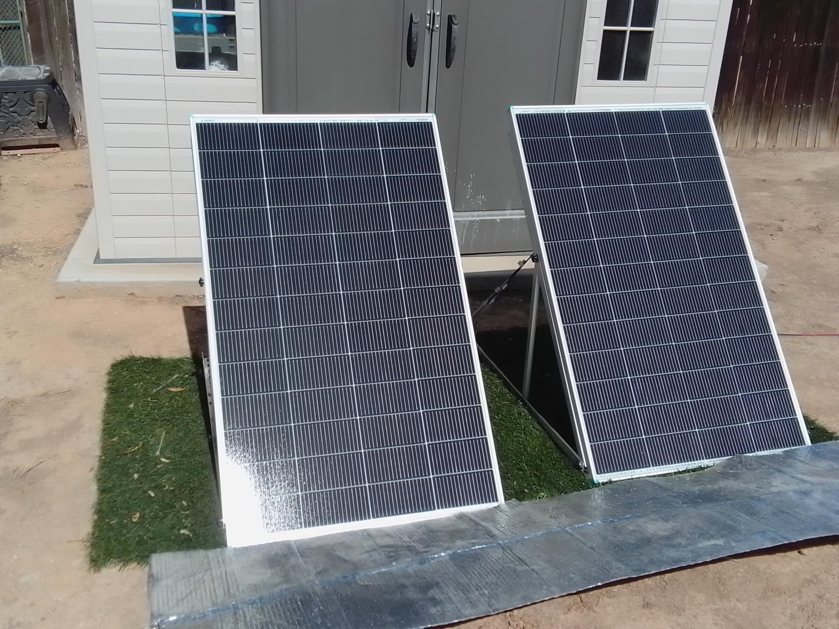 Solar Panels 400 Watt N-Type, 16BB 25% High-Efficiency | 2PCS 200W Solar Panels for RV, Upgraded Space-Saving Design on Class B Van, Marine, Boat, Trailer, Roof & Off-Grid, IP67 customer photo 1