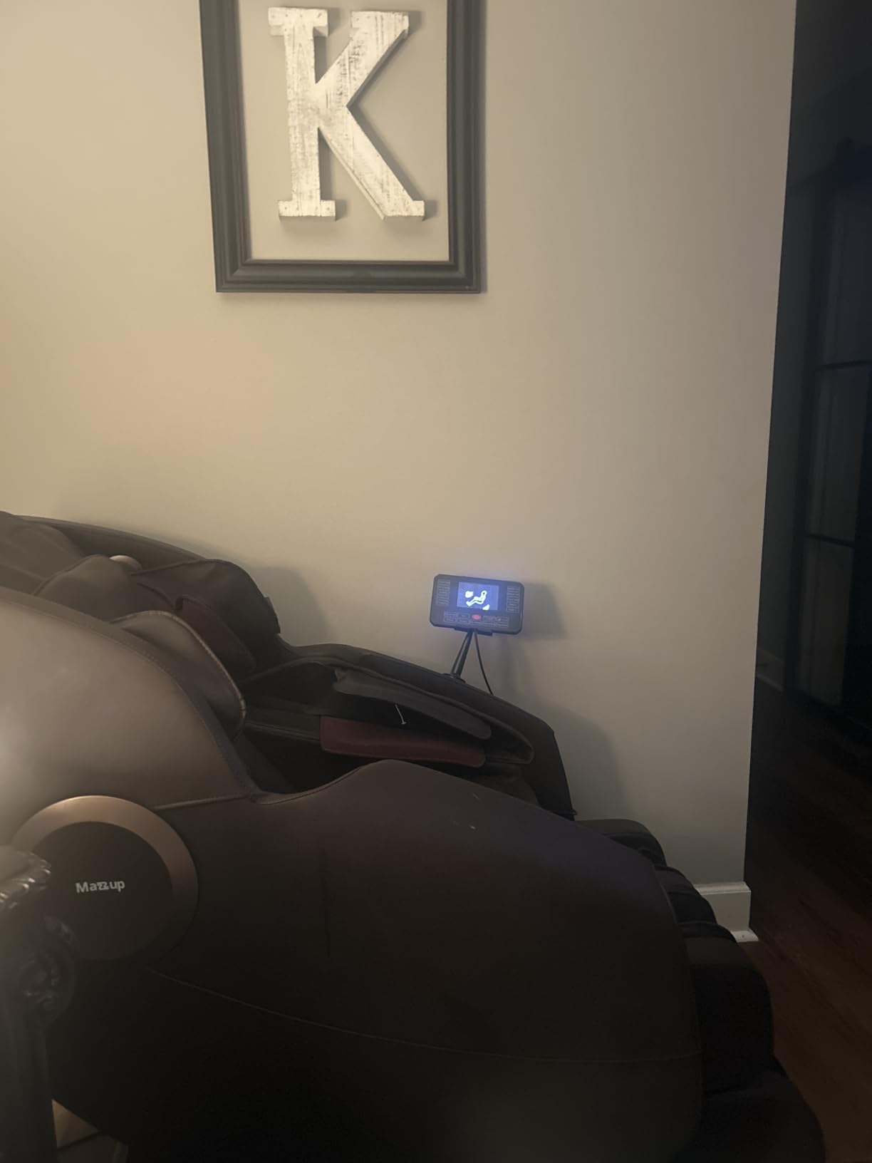 Massage Chair, Zero Gravity Full Body Massage Chair, Shiatsu Recliner with 14 Massage Points, Lumbar & Calf Heating, 20 Auto Modes, Spacious Massage Area, Bluetooth Speaker, Touch Screen Controller customer photo 1