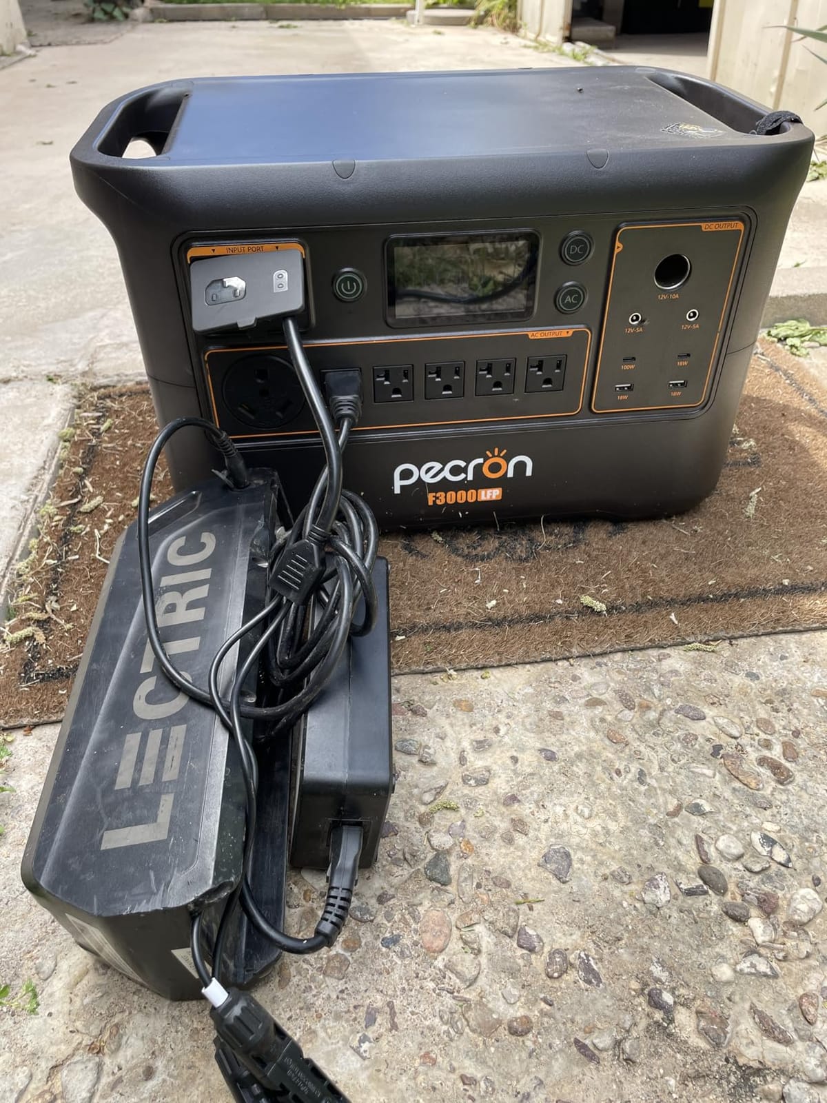 PECRON Portable Power Station F3000LFP, 3072Wh Solar Generator, 3600W LiFePO4 Battery Home Backup, Fast Charging Power Station Expand Capacity to 10752Wh, Solar Generators for Home Use, Camping, RV customer photo 2
