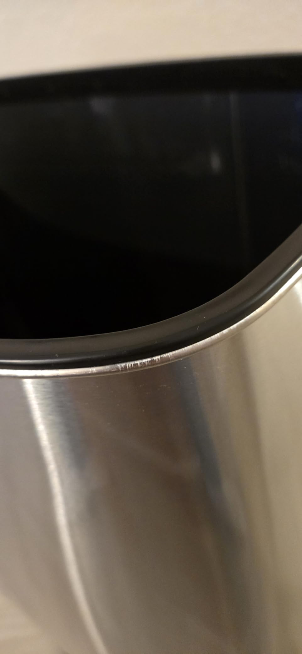 iTouchless Patented Large 24 Gallon Motion Sensor Trash Can | Odor Filter customer photo 2