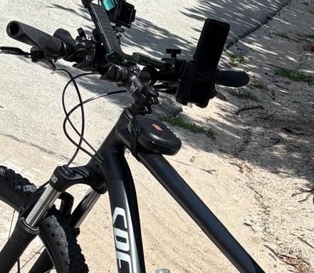 Portable Bluetooth Speaker for Bike, Mini Outdoor Travel Speakers, Wireless Traveling Bicycle Speakers, Integrated Design Bicycle Speaker with Loud Sound for Riding, TWS customer photo 2
