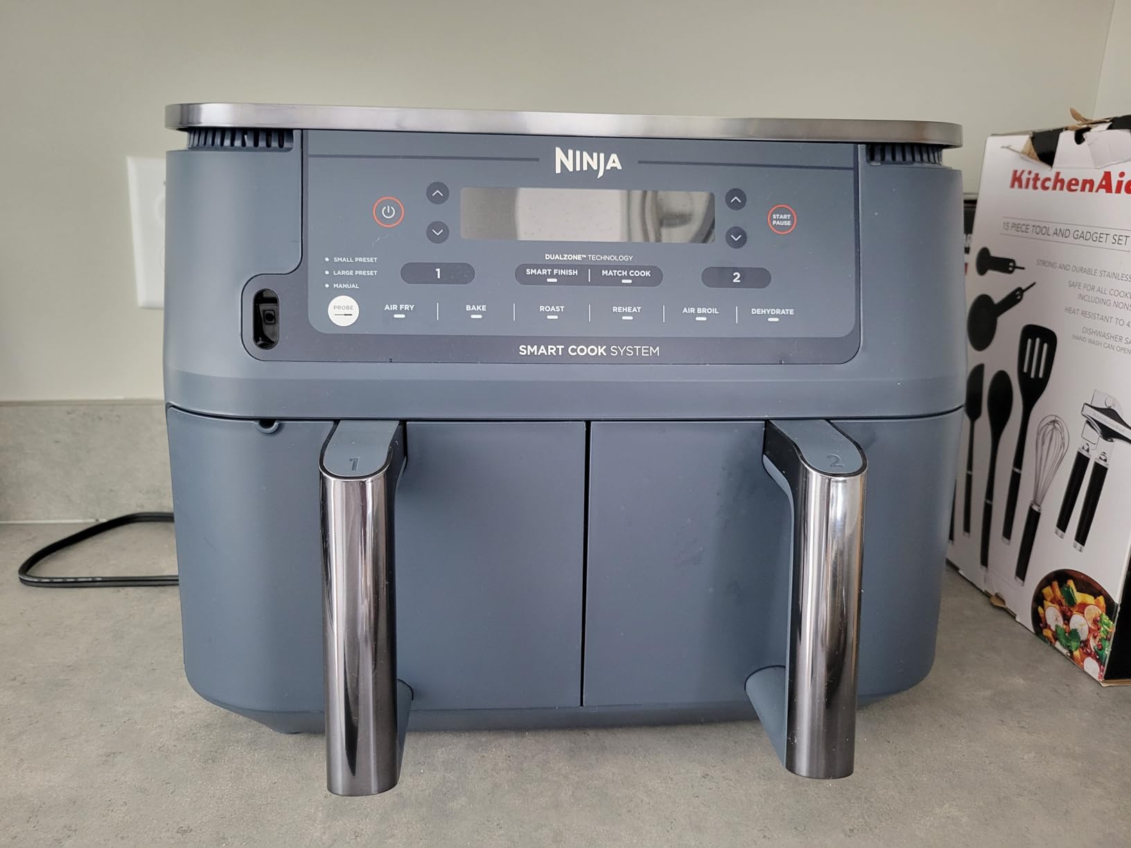 Ninja Foodi Air Fryer, 10 Qt DualZone Smart XL, 6-in-1, Grey, DZ550GY | Air fry, roast, broil, bake, reheat, dehydrate, Smart Cook thermometer, Stainless steel customer photo 2