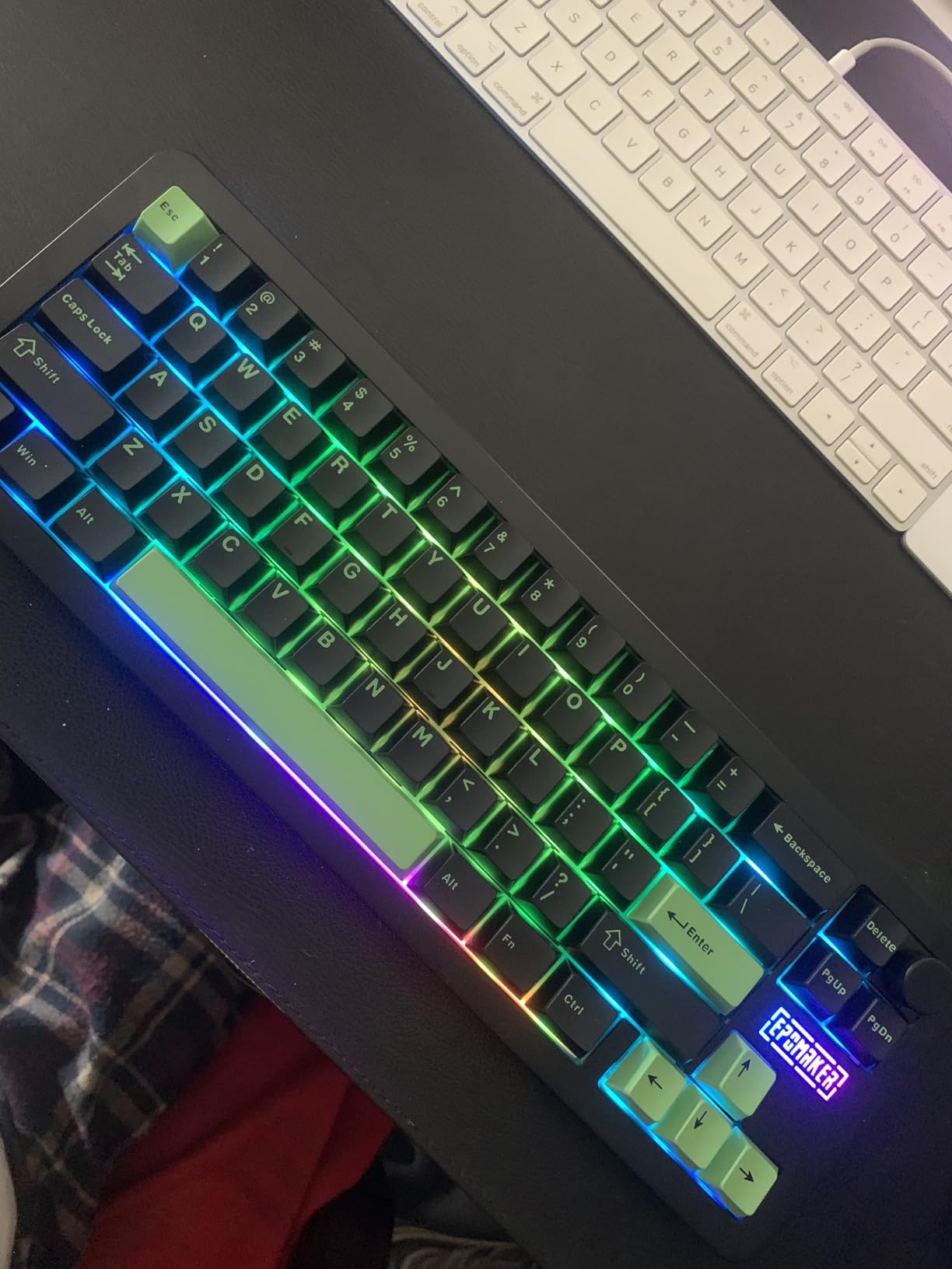 EPOMAKER Galaxy68 QMK/VIA Wireless Mechanical Keyboard, Anodized Aluminum, TOP/Gasket, 6000mAh, RGB Side/Backlight, 65% Gaming Keyboard with Hot-Swap Creamy Switch (White, Marble White Switch) customer photo 2