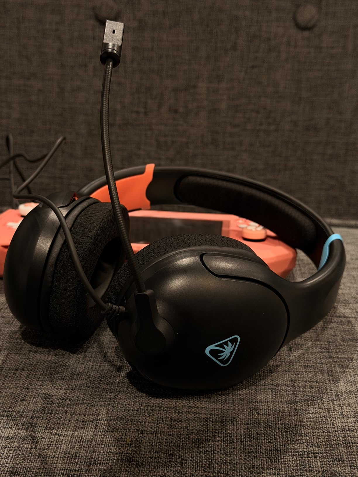 Turtle Beach Airlite Fit Wired Gaming Headset for Nintendo Switch 2, Lite | Works with Nintendo Switch OLED, Flip-to-Mute Mic, Comfortable Ear Cushions, 40mm Speakers, Lightweight, Charcoal Blue & Red customer photo 1