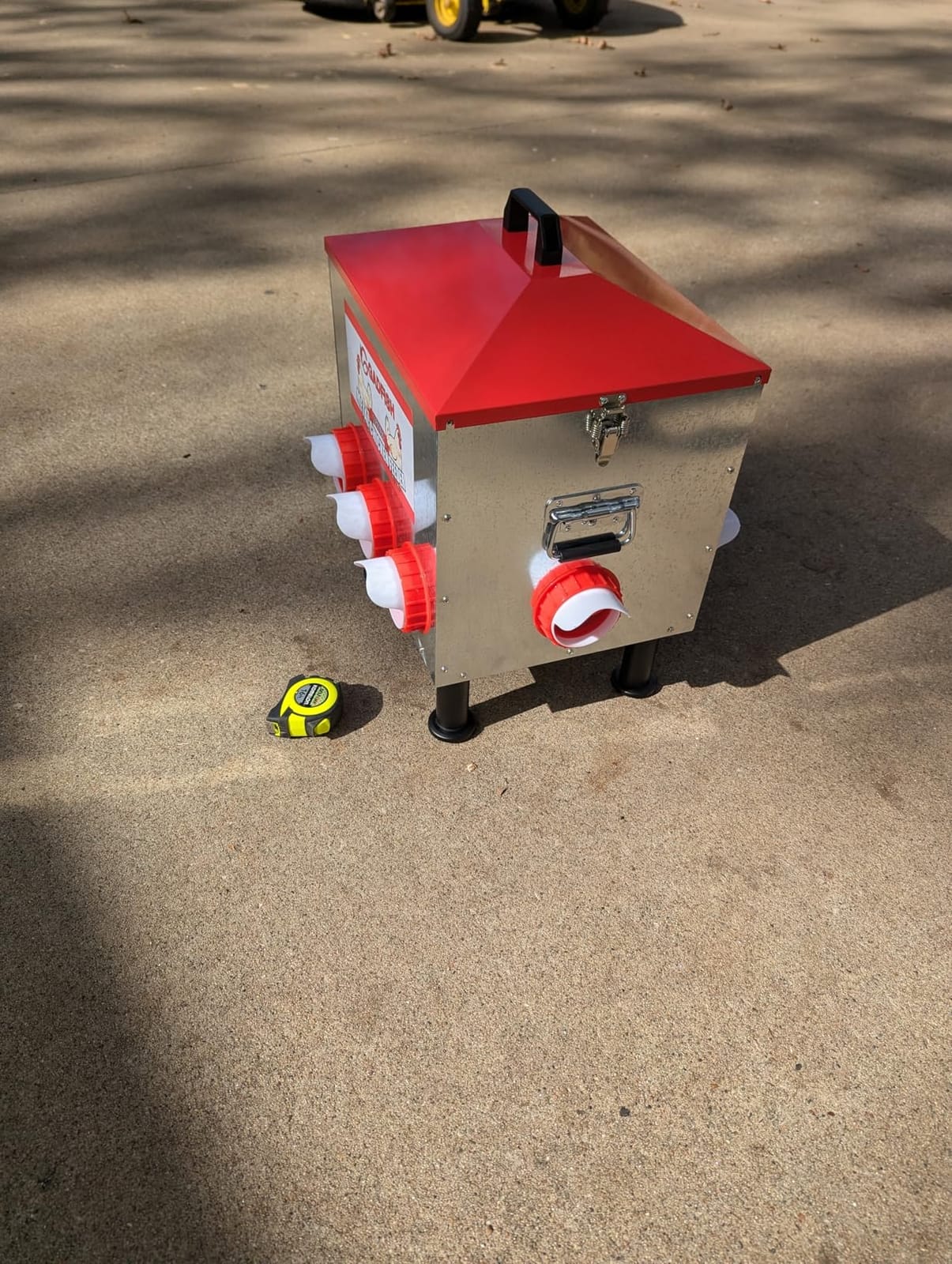 GADFISH 55 lbs Large Capacity Automatic Chicken Feeder - 8 Feeding Ports, No Waste Chicken Feeder, Height-Adjustable Legs & Secure Locking Lid for Chickens, Ducks & Poultry customer photo 1