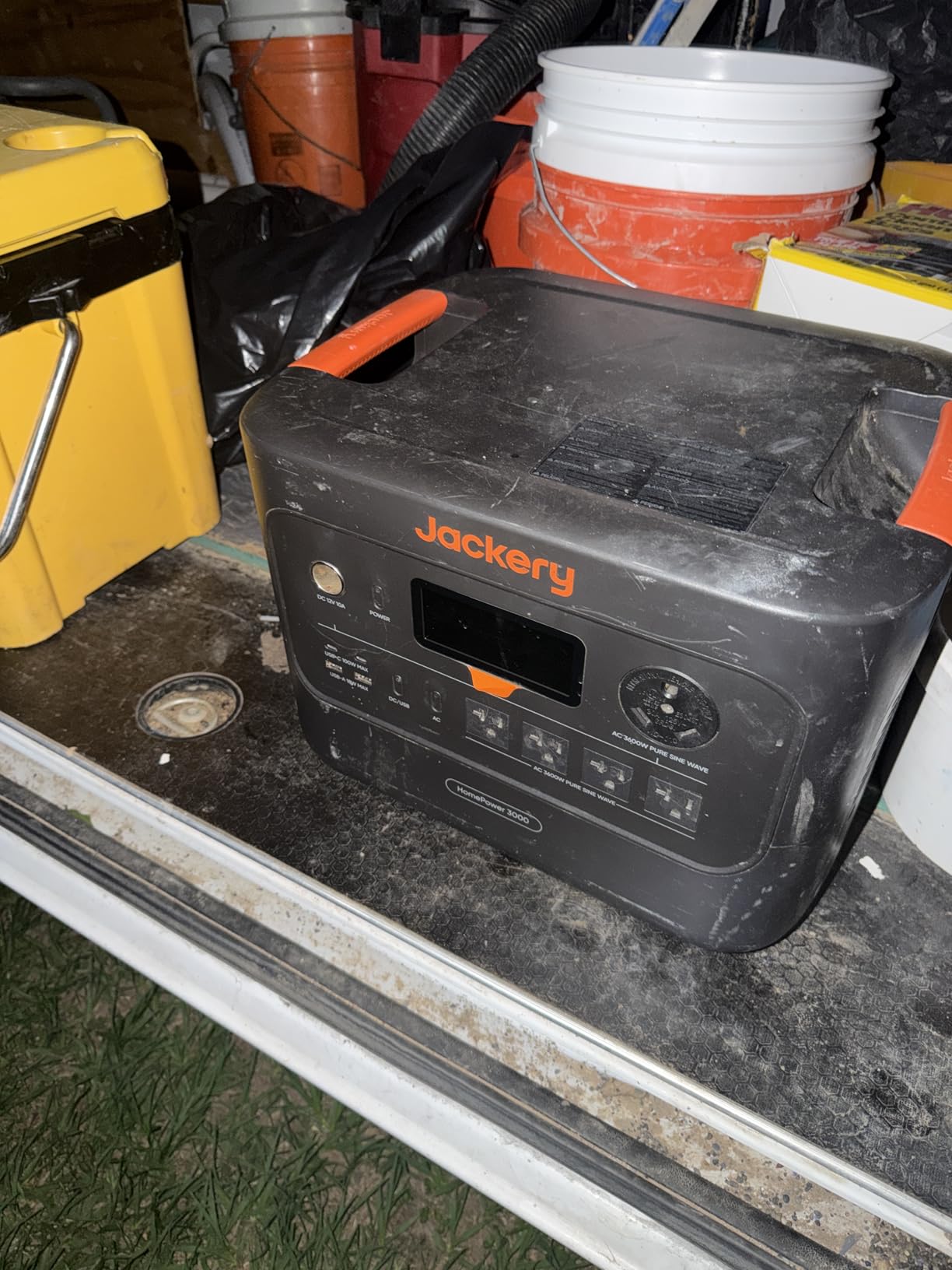 Jackery HomePower 3000 and 2x200W Solar Panels, 3072Wh, 3600W AC Output, 7200W Surge, LFP Battery, Solar Generator, Essential Backup for Home Use, Power Outage, RV, Emergencies customer photo 1