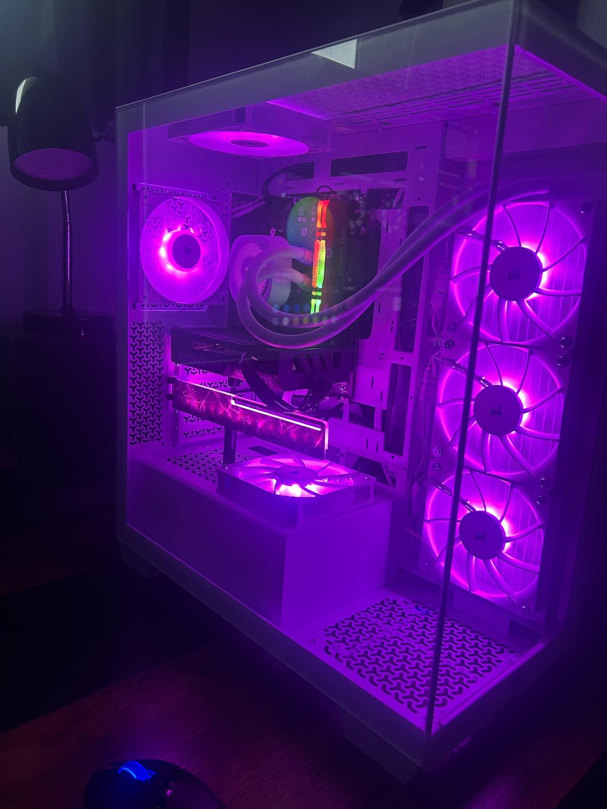 CORSAIR Commander Duo iCUE Link RGB Lighting and PWM ARGB Fan Controller â€“ Control 12 Daisy-Chained PWM Fans, Two Flexible Temperature Sensors Included â€“ Black customer photo 2