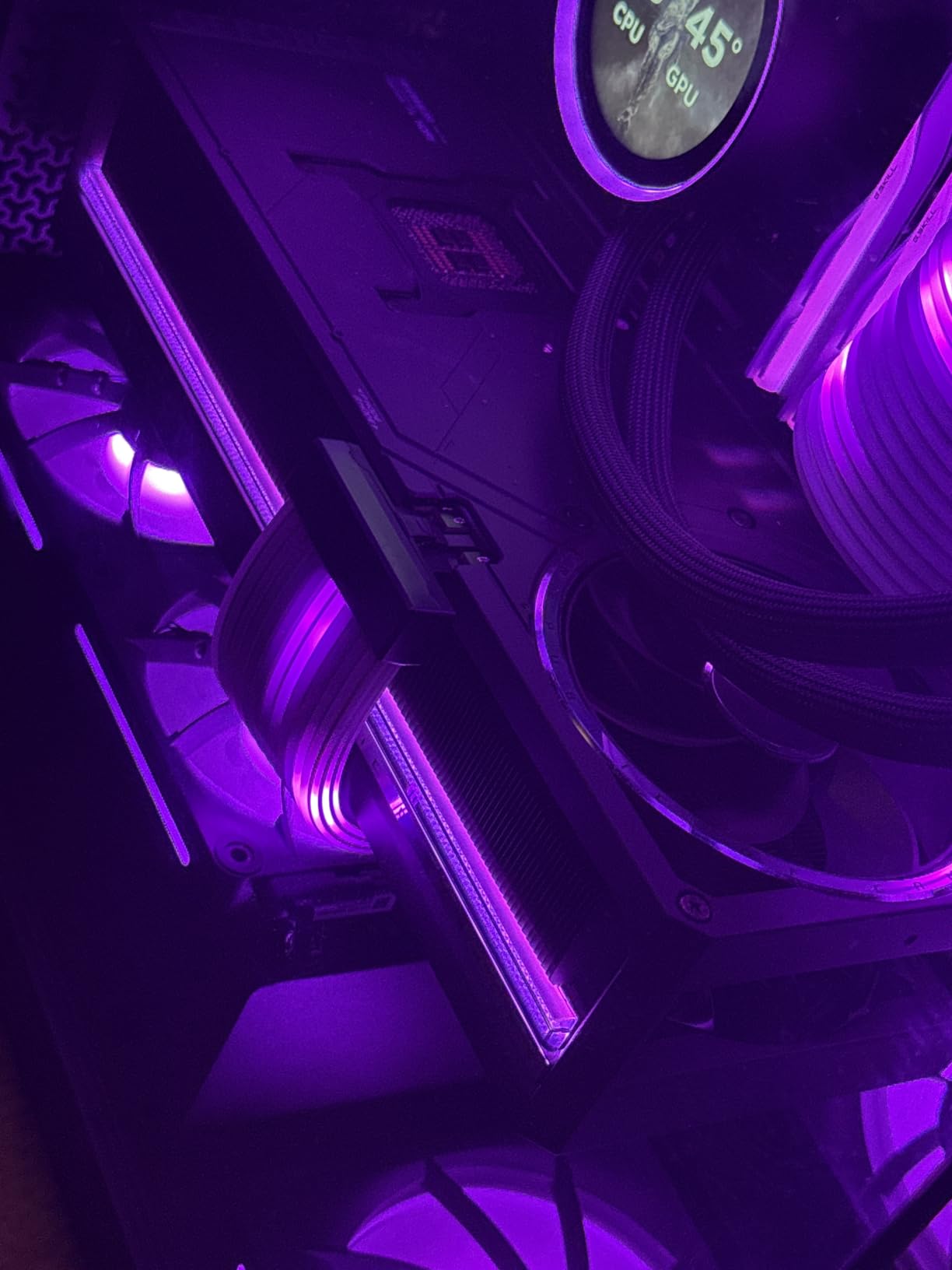 ASUS ROG Astral GeForce RTX 5090 32GB GDDR7 White OC Edition Graphics Card customer photo 2