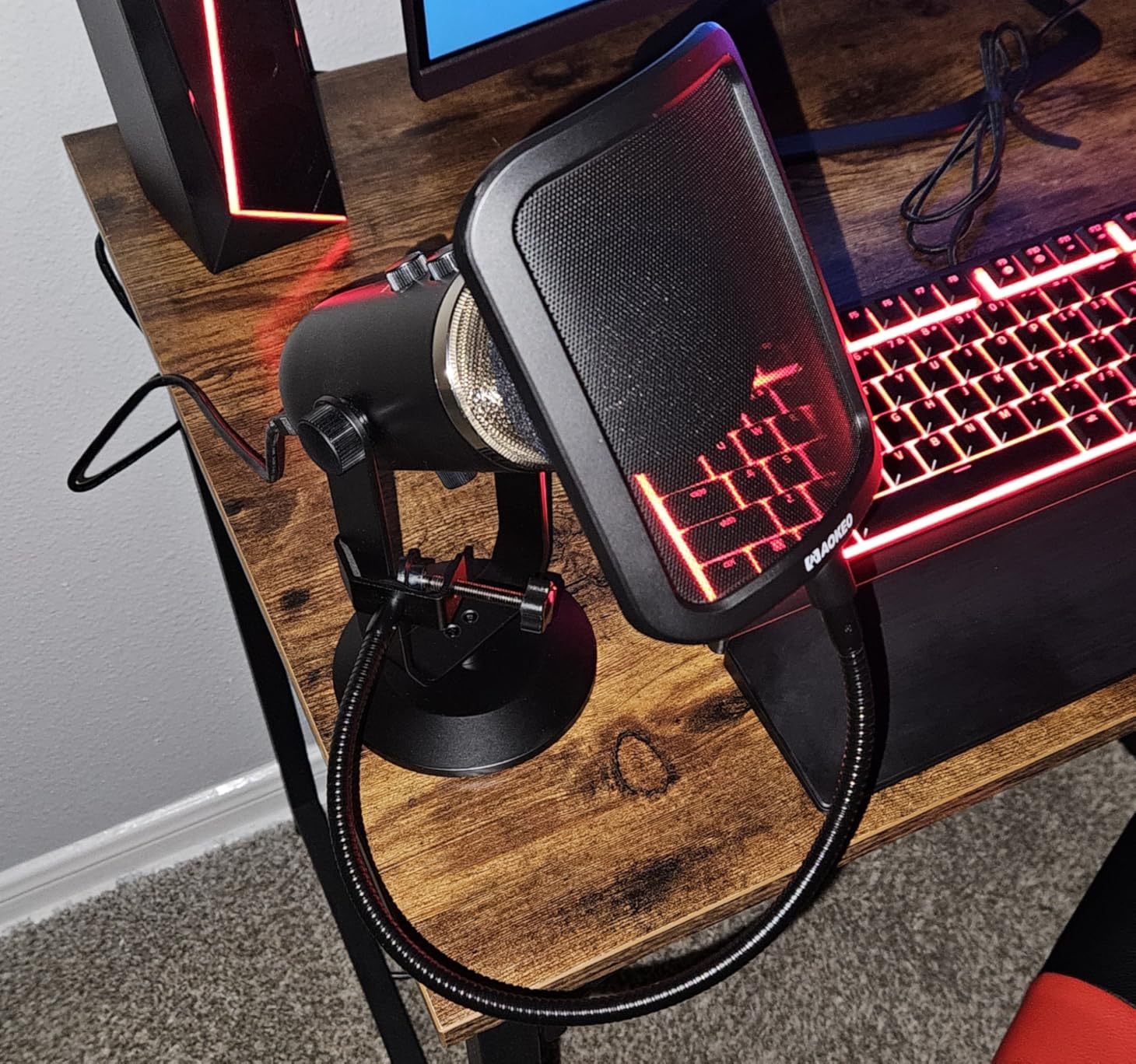 Microphone Pop Filter,Aokeo Mic Mask Shield,Three-layer Wind Pop Screen With Flexible 360° Gooseneck Clip Stabilizing Arm For All Microphone customer photo 2
