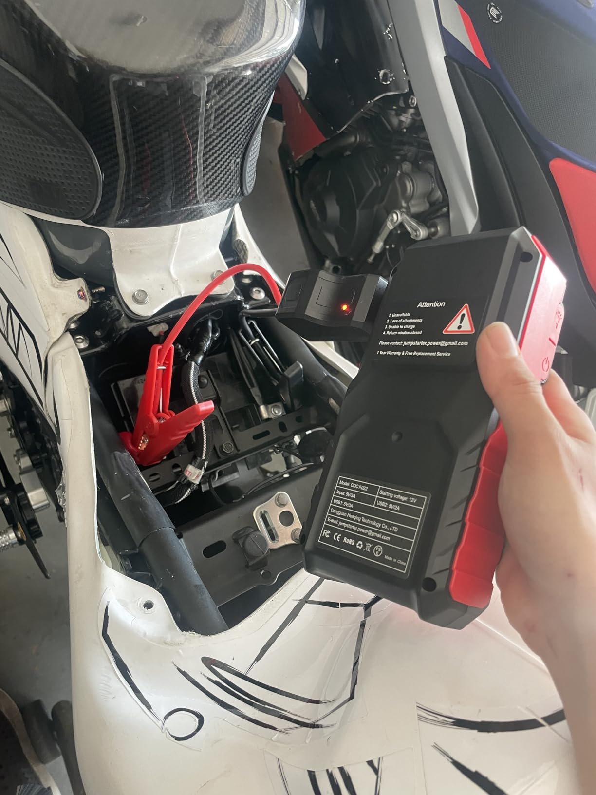 8000A 12V/24V Jump Starter for Large Gas & Diesel Engines, Heavy-Duty Portable Battery Booster Pack for Trucks, RVs & Commercial Vehicles with Force Start, Digital Display, LED Light & USB Charging customer photo 2