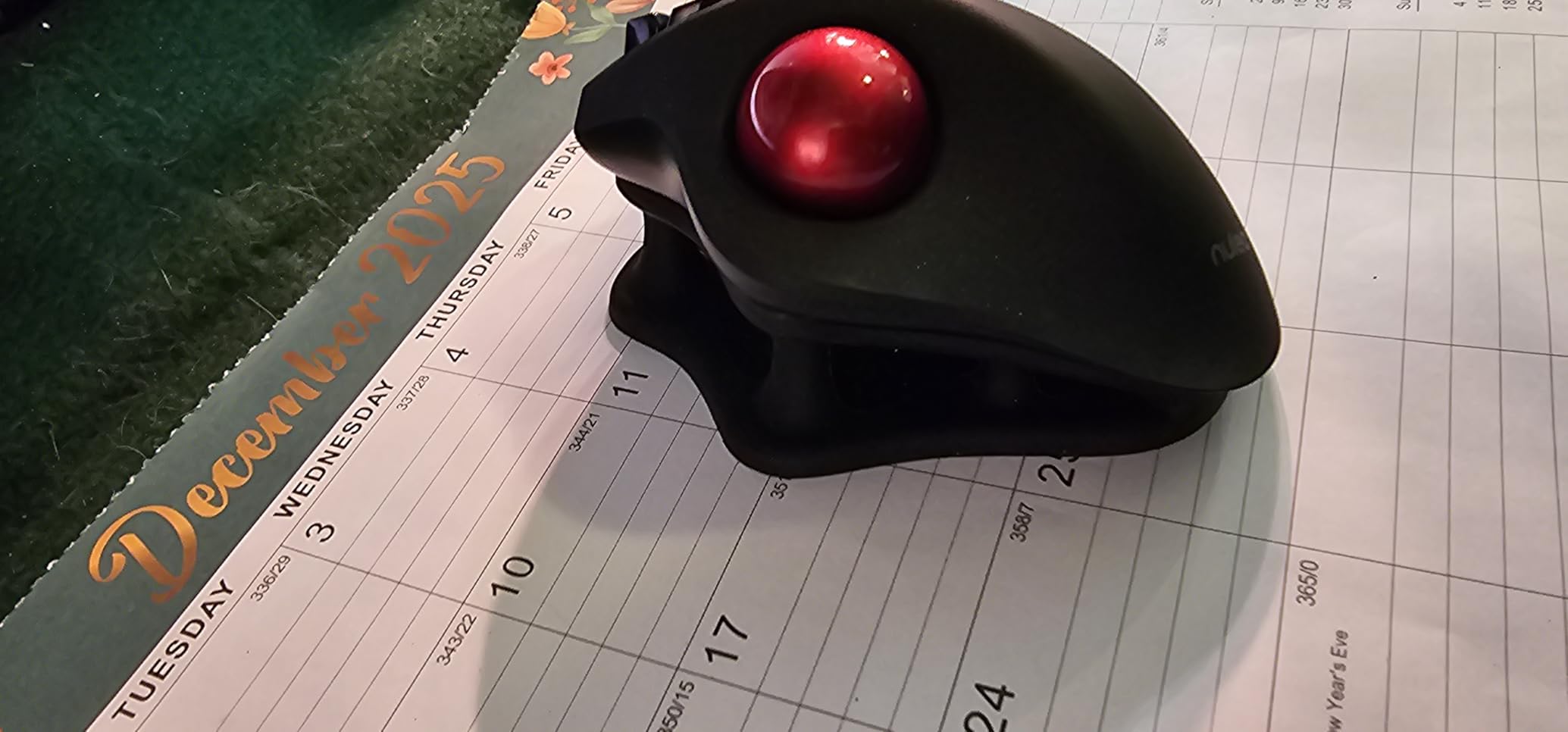 Nulea Wireless Trackball Mouse Ergonomic 21.7 Tilt Stand Thumb Control customer photo 1