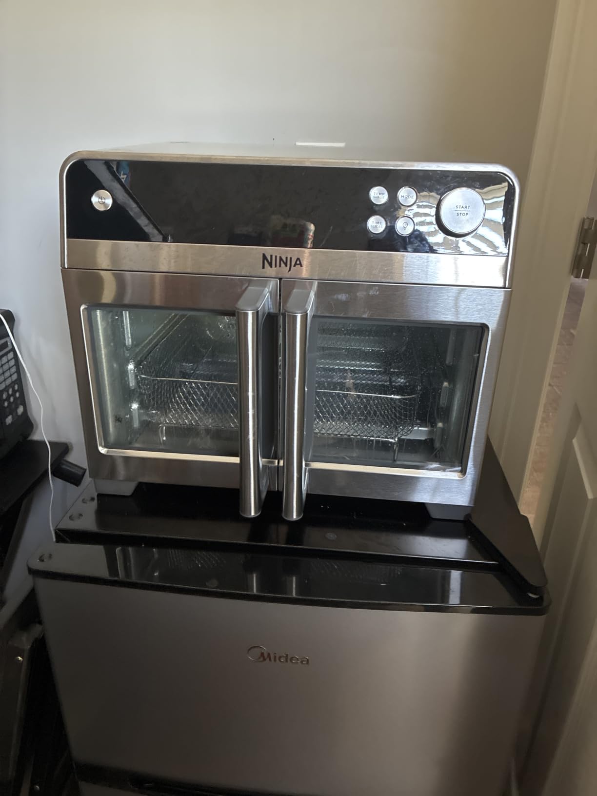 Ninja French Door Premier Air Fry Oven, 10-in-1, 20.3 Qt, 450F cyclonic air, PFAS-free surface customer photo 1
