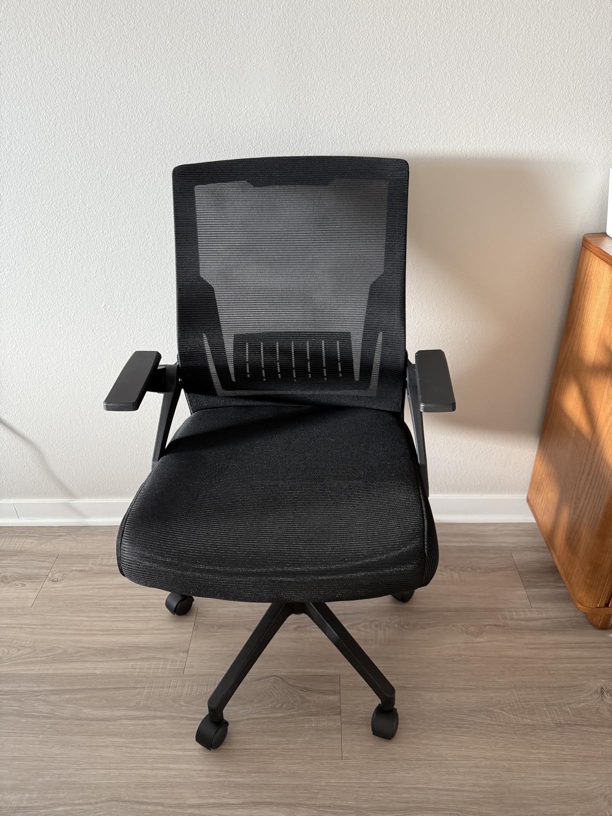 GTPLAYER Ergonomic Office Chair with Flip-up Armrests Executive Computer Chair for Home Office, Breathable Mesh & Comfy Lumbar Support, Black customer photo 2