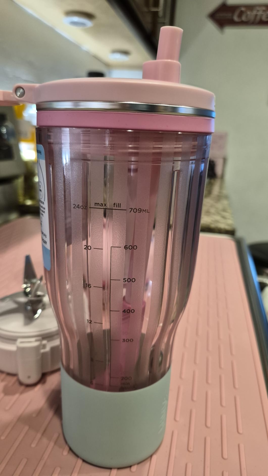 Ninja BlendBOSS Personal Blender, 26oz Tumbler, 1200PW, Cyberspace, DB351CY customer photo 1