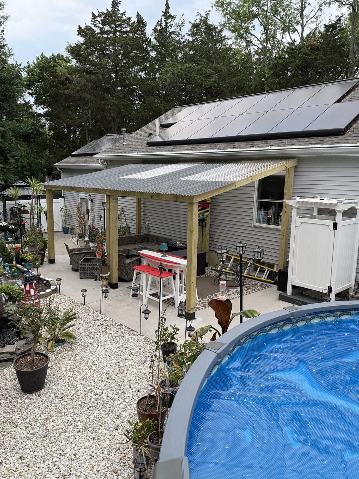 VEVOR Solar Pool Cover, 24 ft Round Pool Bubble Cover, 8 Mil Pools Solar Blanket with Bubble & PE Material, Daytime Heat Absorption, Nighttime Heat Retention, Heat Retaining Solars Covers, Blue customer photo 1