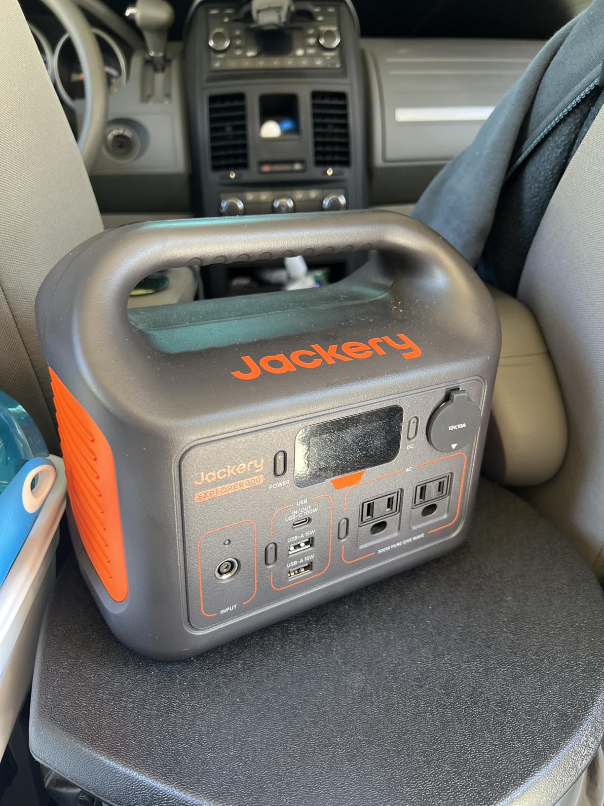 Jackery Solar Generator 300 and 40W Solar Panel, 292Wh, 300W AC, Pure Sine Wave AC Outlet, for RV, Outdoors, Camping, Travel, Blackout customer photo 2