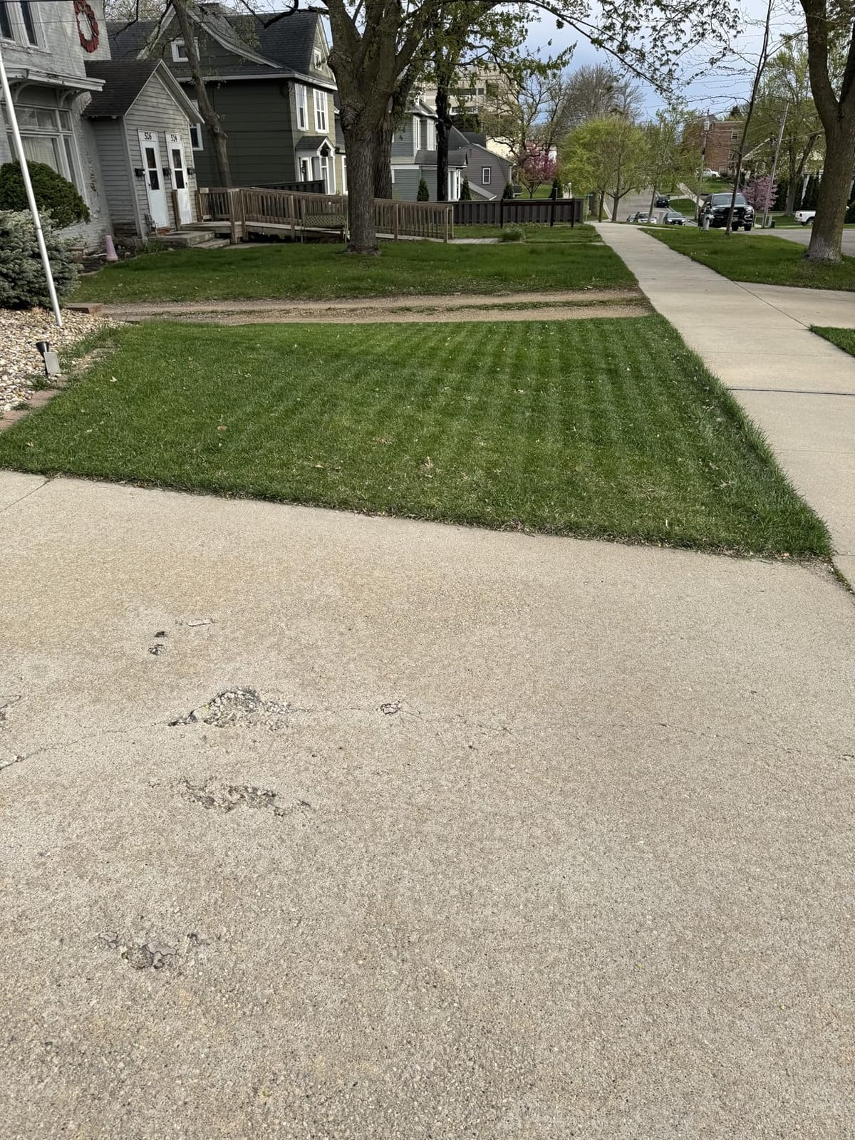Segway Navimow i206 AWD Robot Lawn Mower, New i105N, 0.15 Acre, 45% Slopes | Perimeter Wire-Free Setup, NRTK-Vision Auto Mapping, Zero-Turn Steering, 2–3.6-Inch Cutting Height, 20-Zone App Control customer photo 1